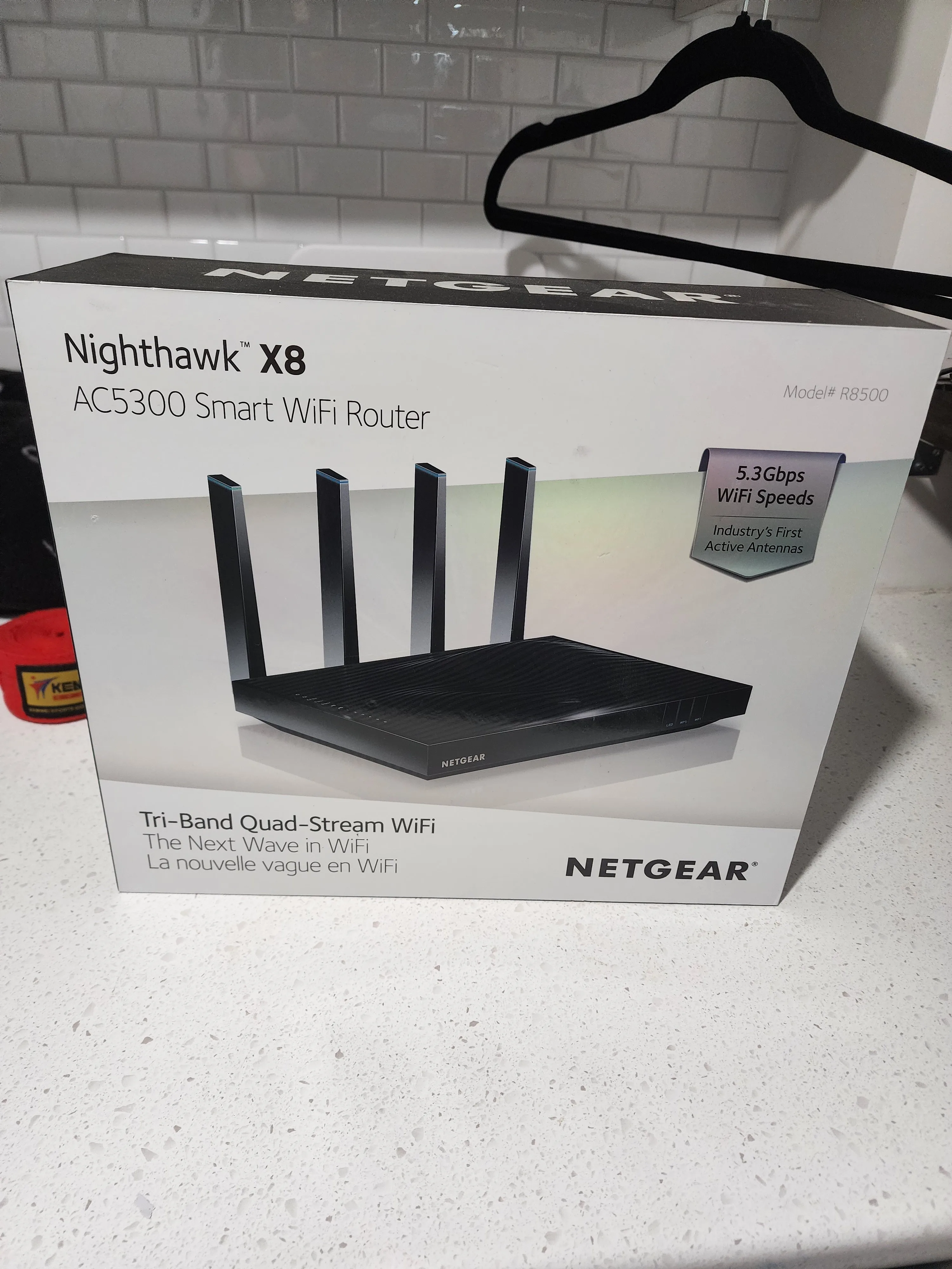 WiFi Router - Netgear Nighthawk X8 AC5300 - Tri-Band 5.3gb/ps