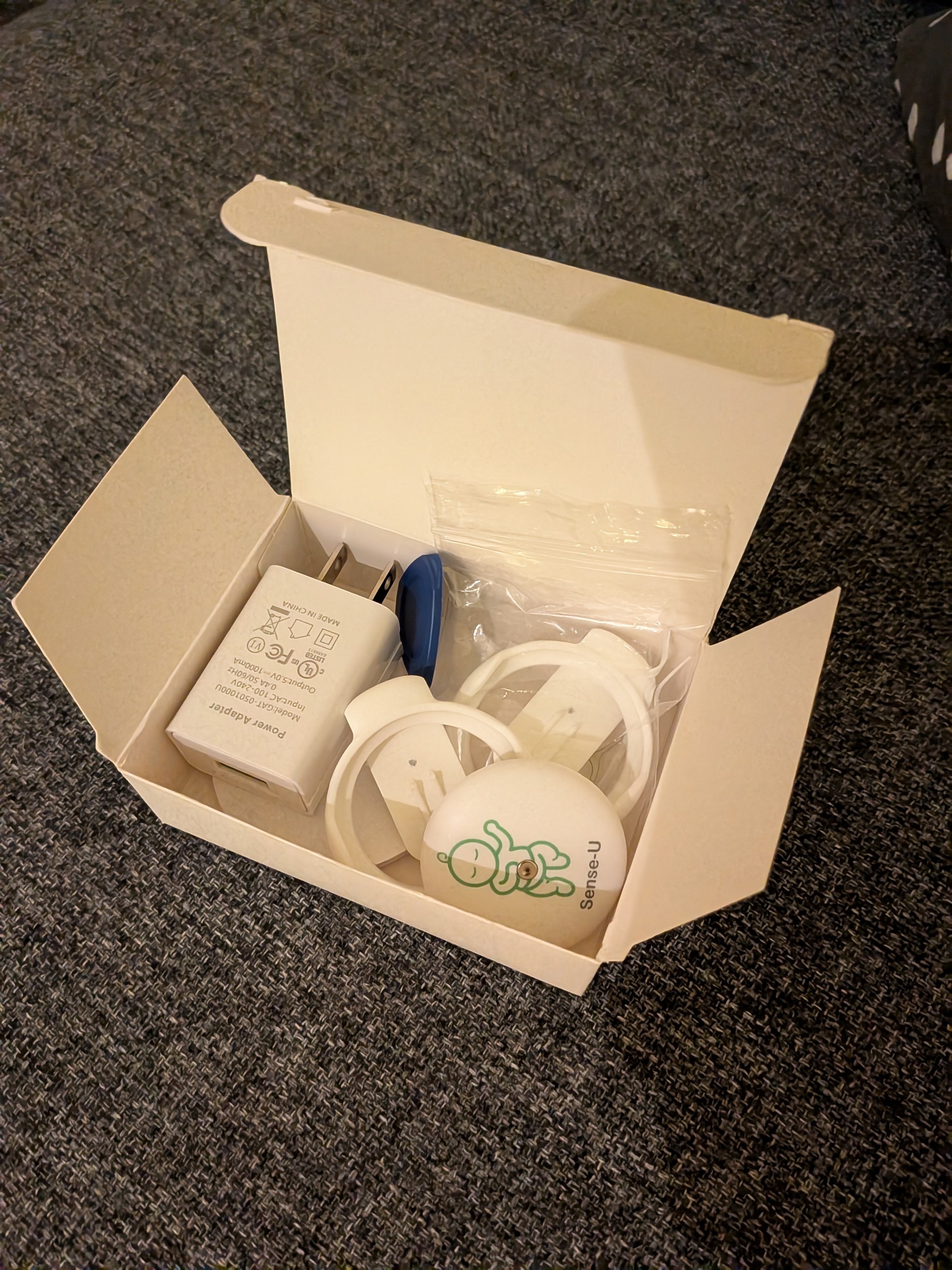 SenseU - Clip on baby monitor for position and temp - photo 3