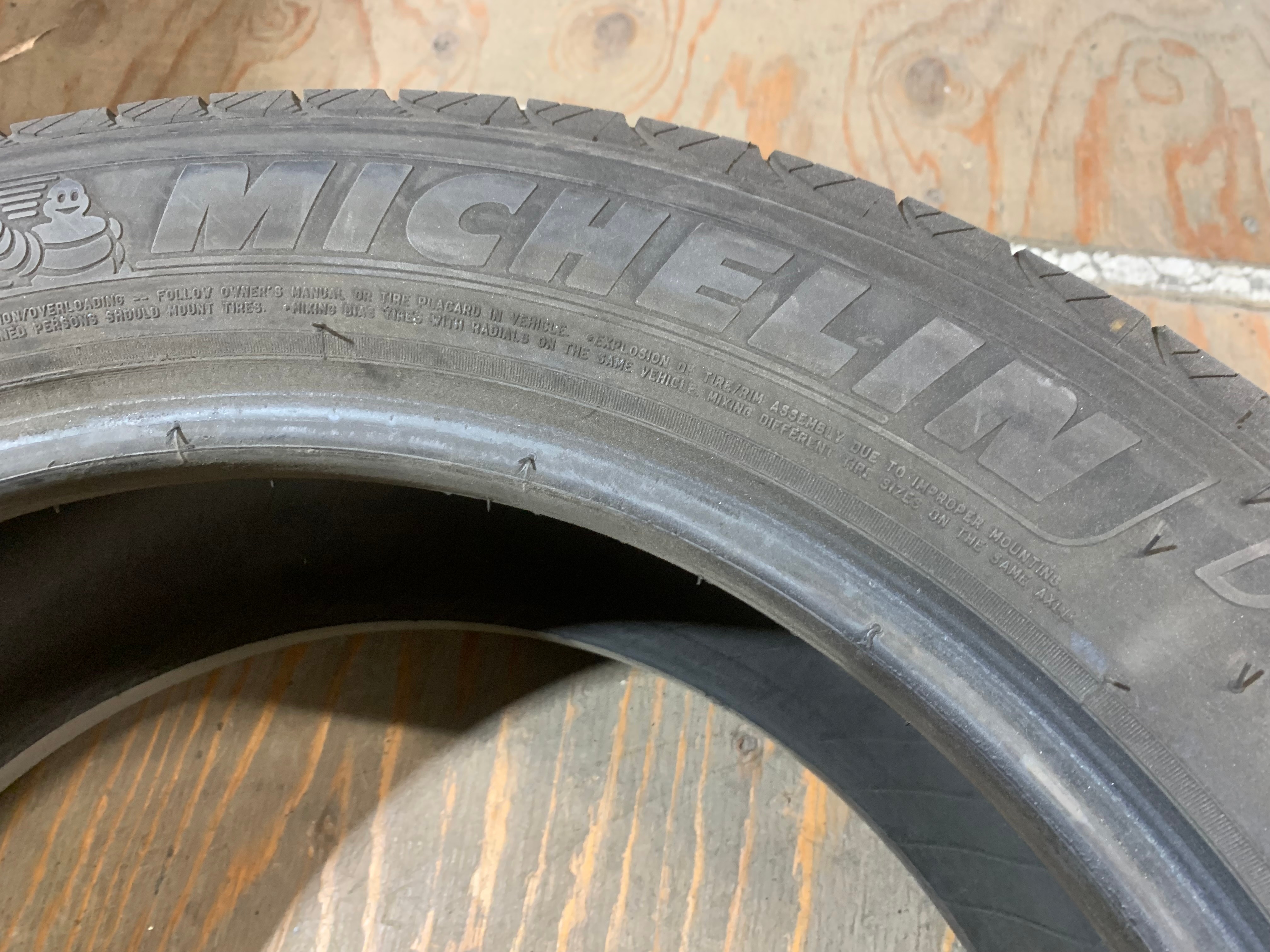 PAIR of 215/55/17 94H M+S Michelin Defender T+H with 60% tread - photo 5