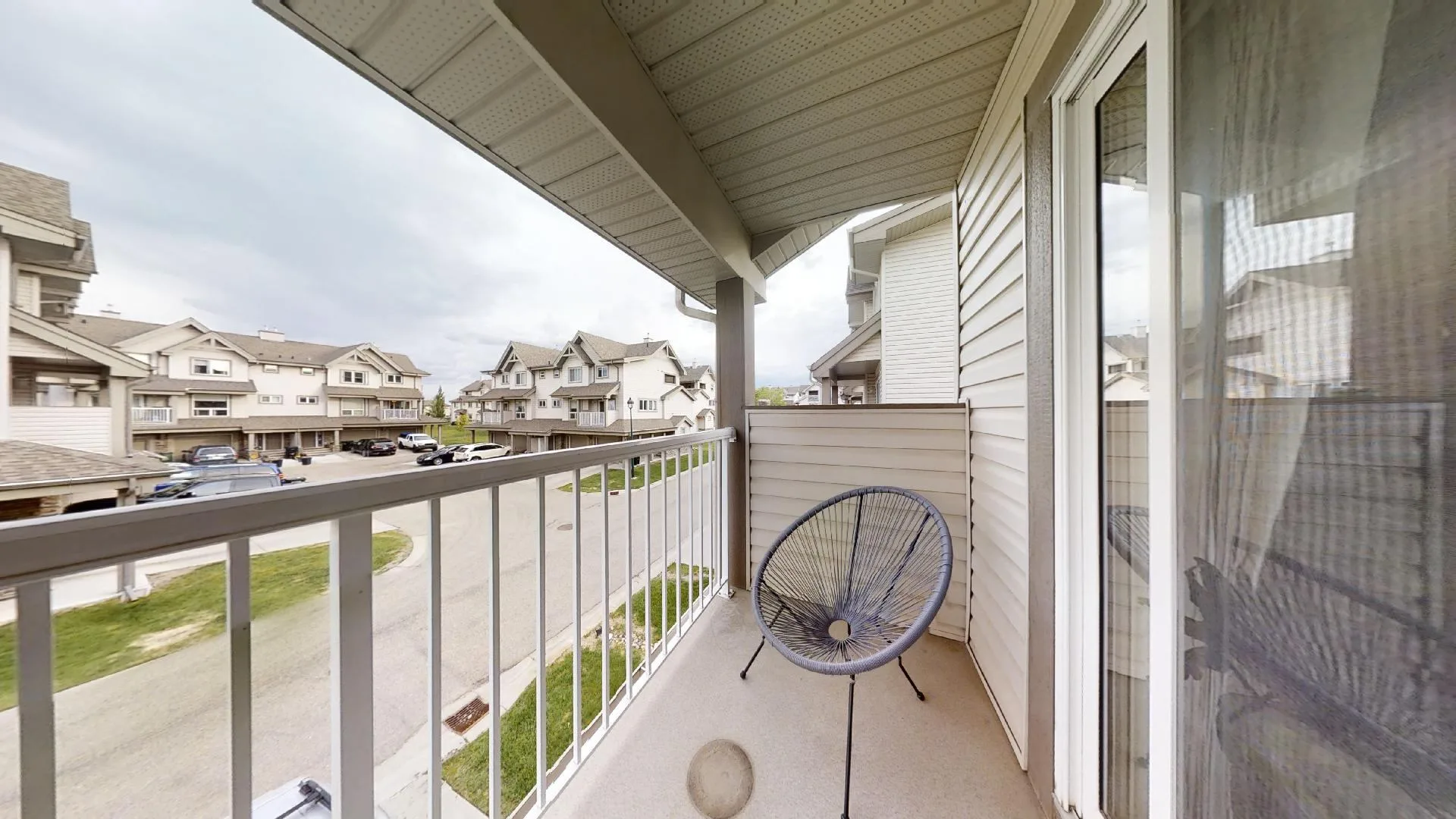 18-12050 17 Avenue SW image indicator(8)