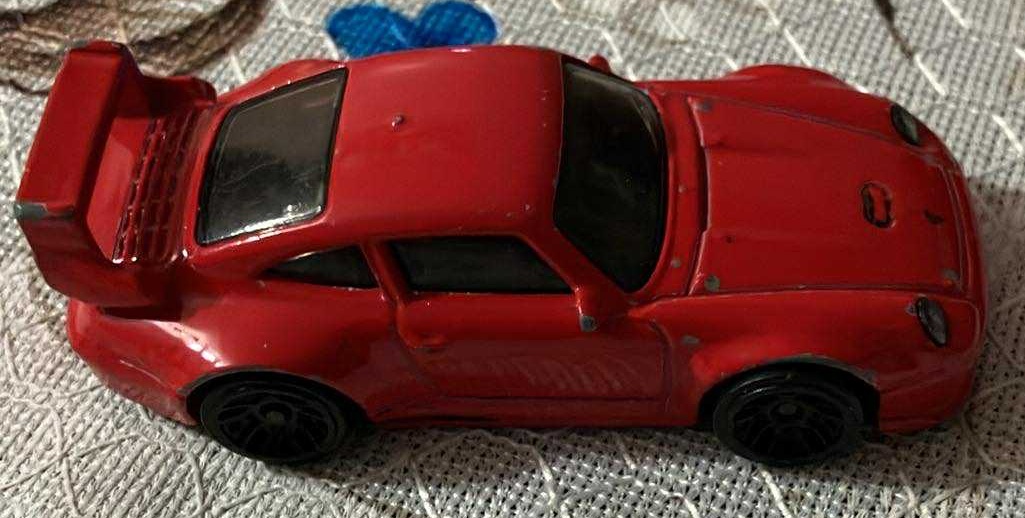 Hot Wheels 2012 Porsche 993 GT2 Red - photo 2