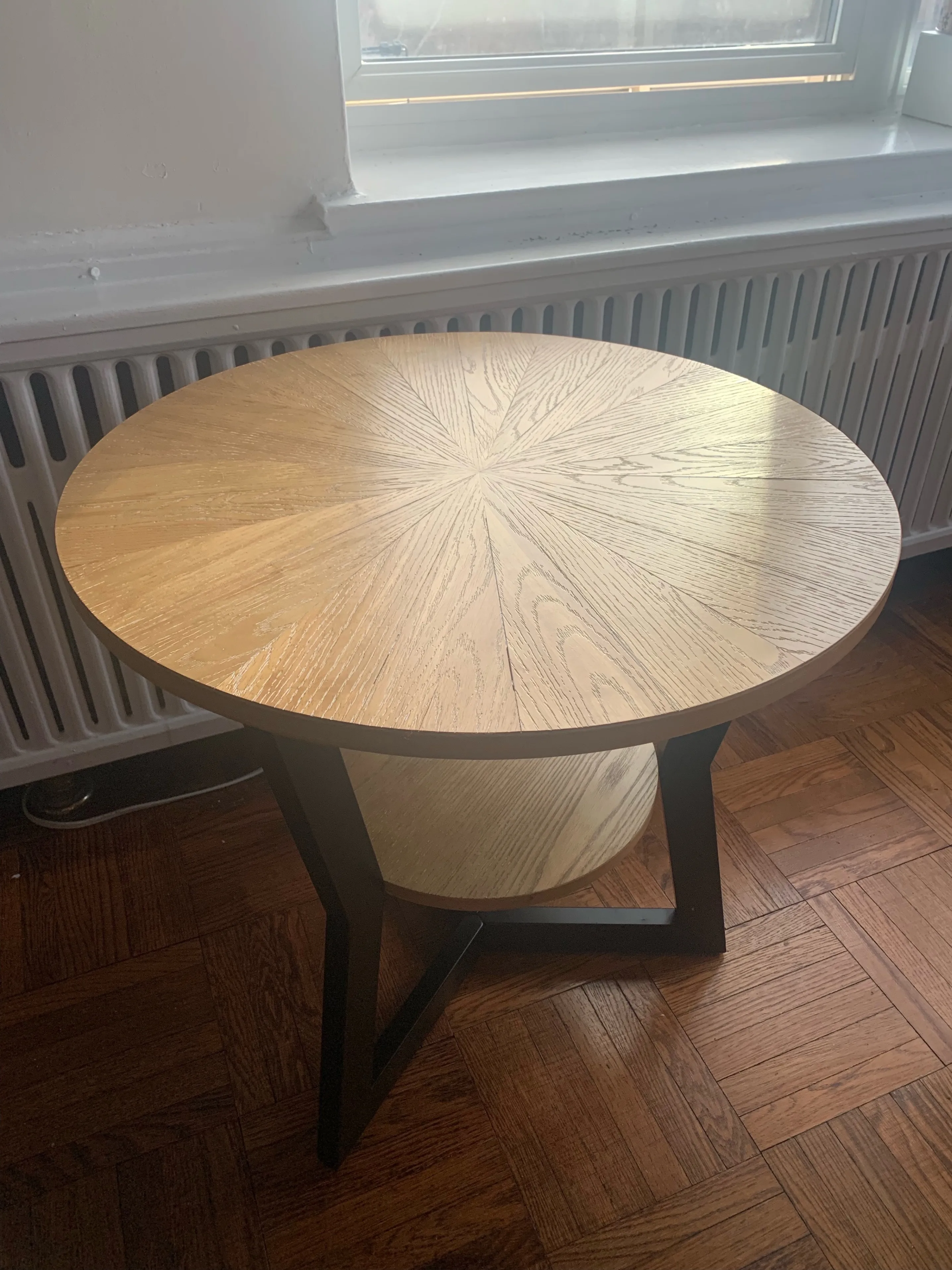 New Round Solid Wood Table image indicator(4)