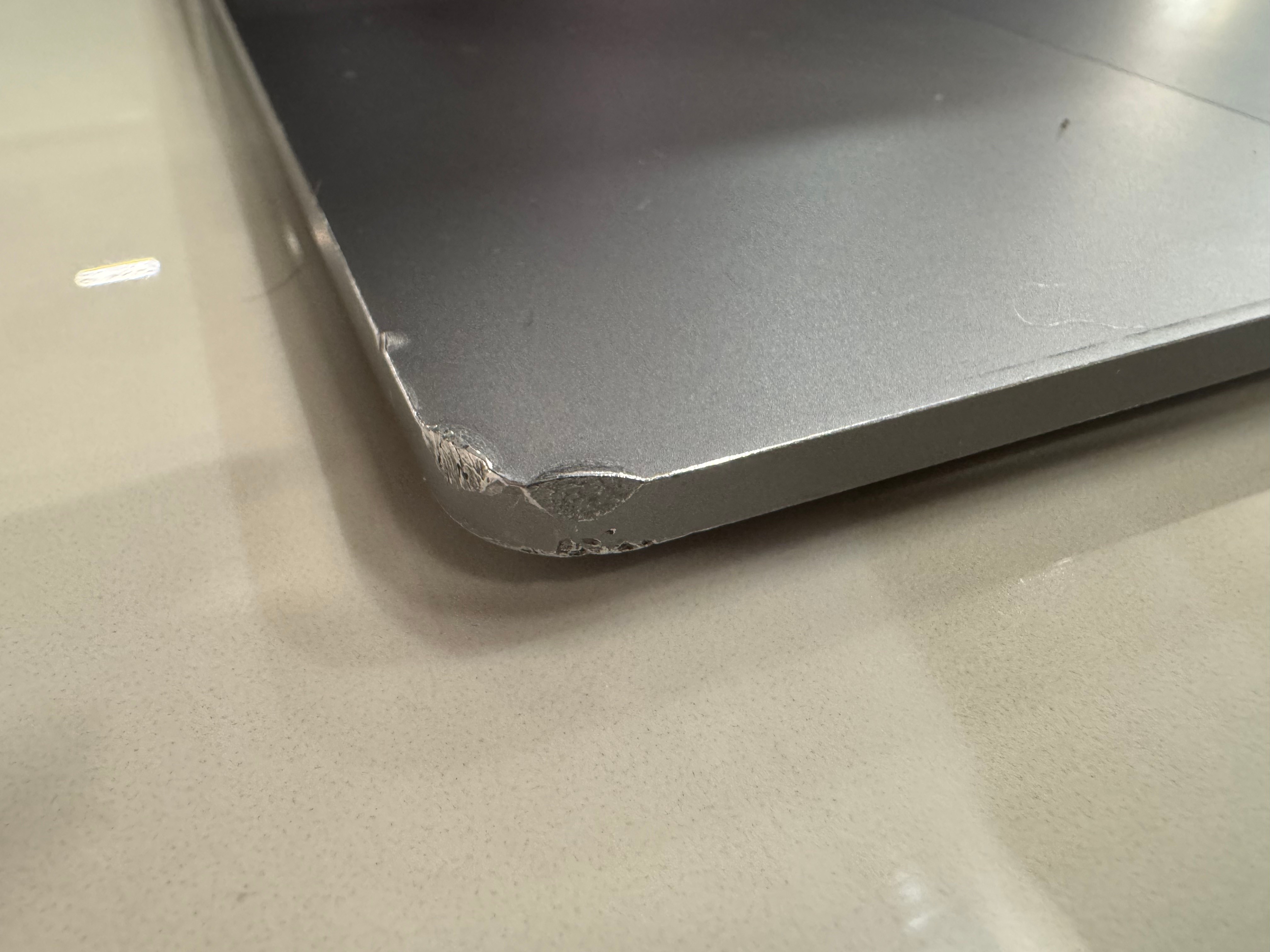 MacBook Pro 2017 – i7 / 16GB RAM / Touch Bar + Fingerprint - photo 3