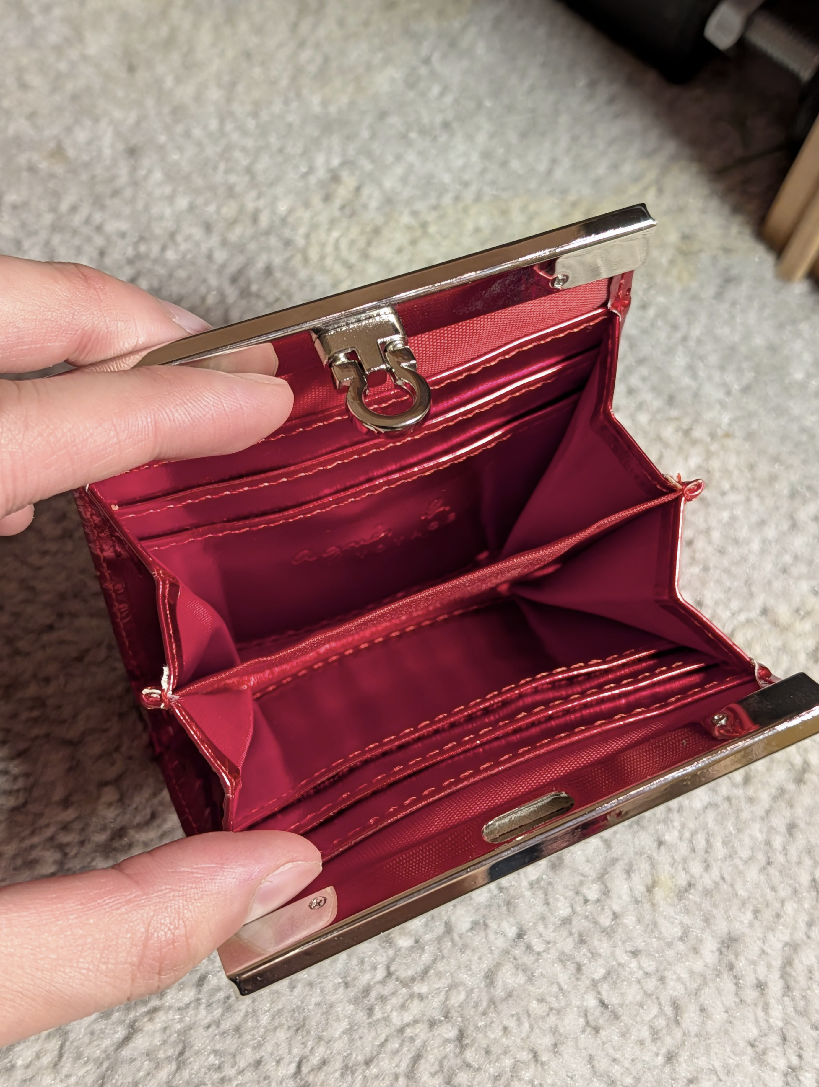 Agnes b. Voyage - Shiny Red Coin Purse - photo 3