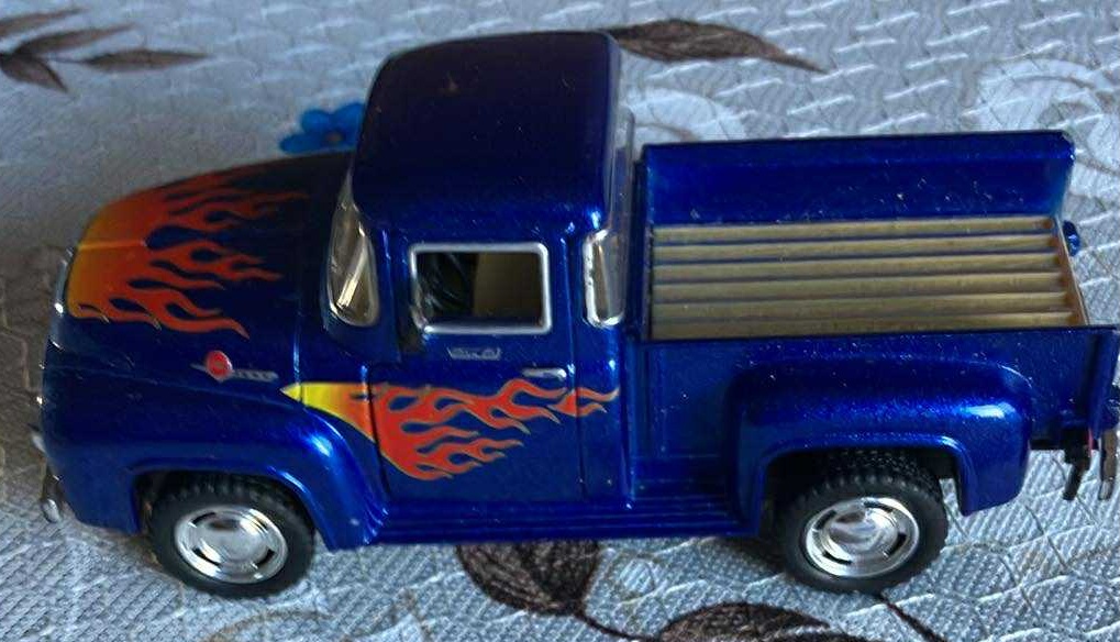 Kinsmart 1956 Ford F-100 Pickup Truck Die Cast 1:38 - photo 2
