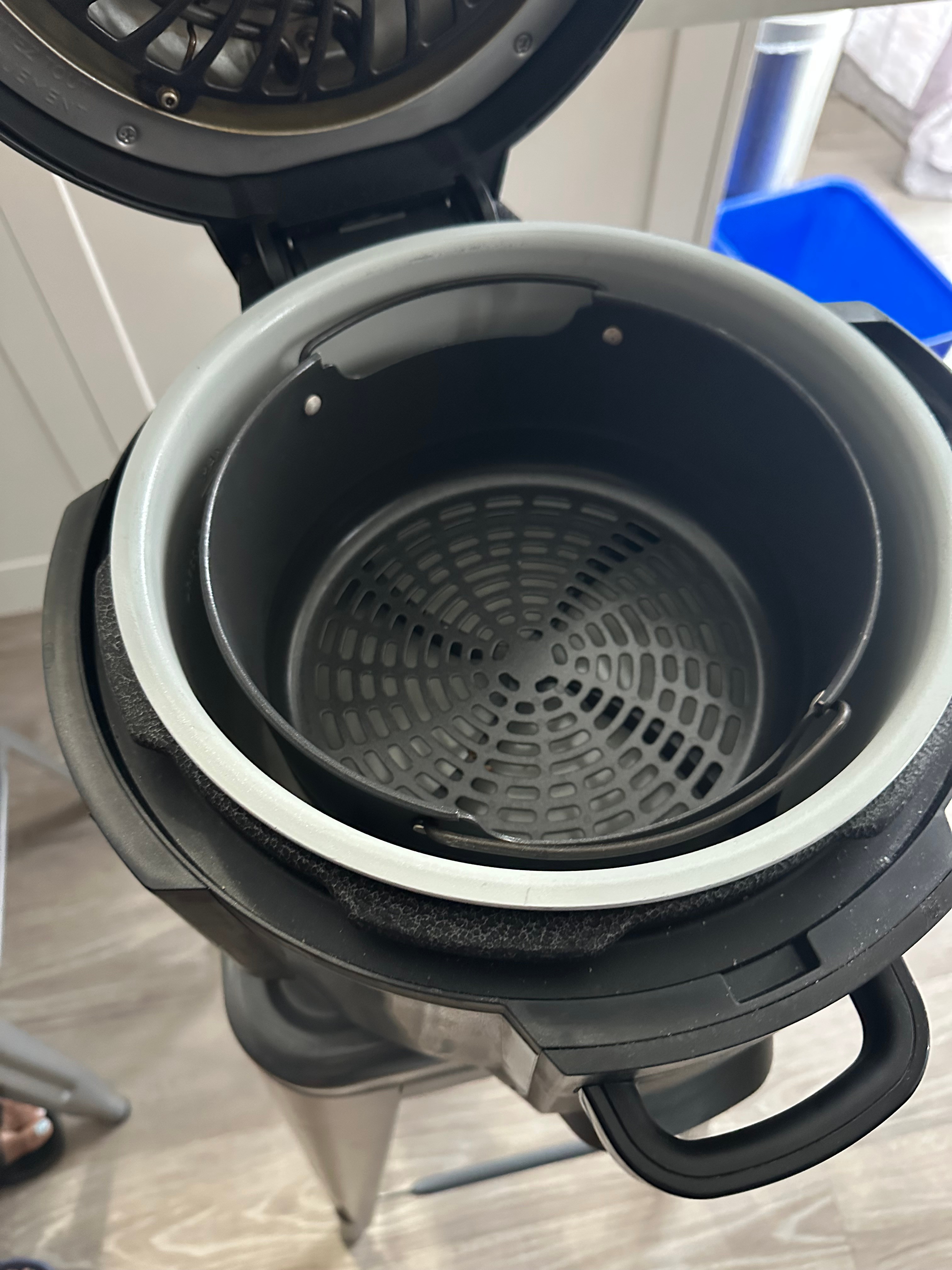 Ninja Foodi Air Fryer with Pressure Cooker Lid, 6.5-Quart - photo 3