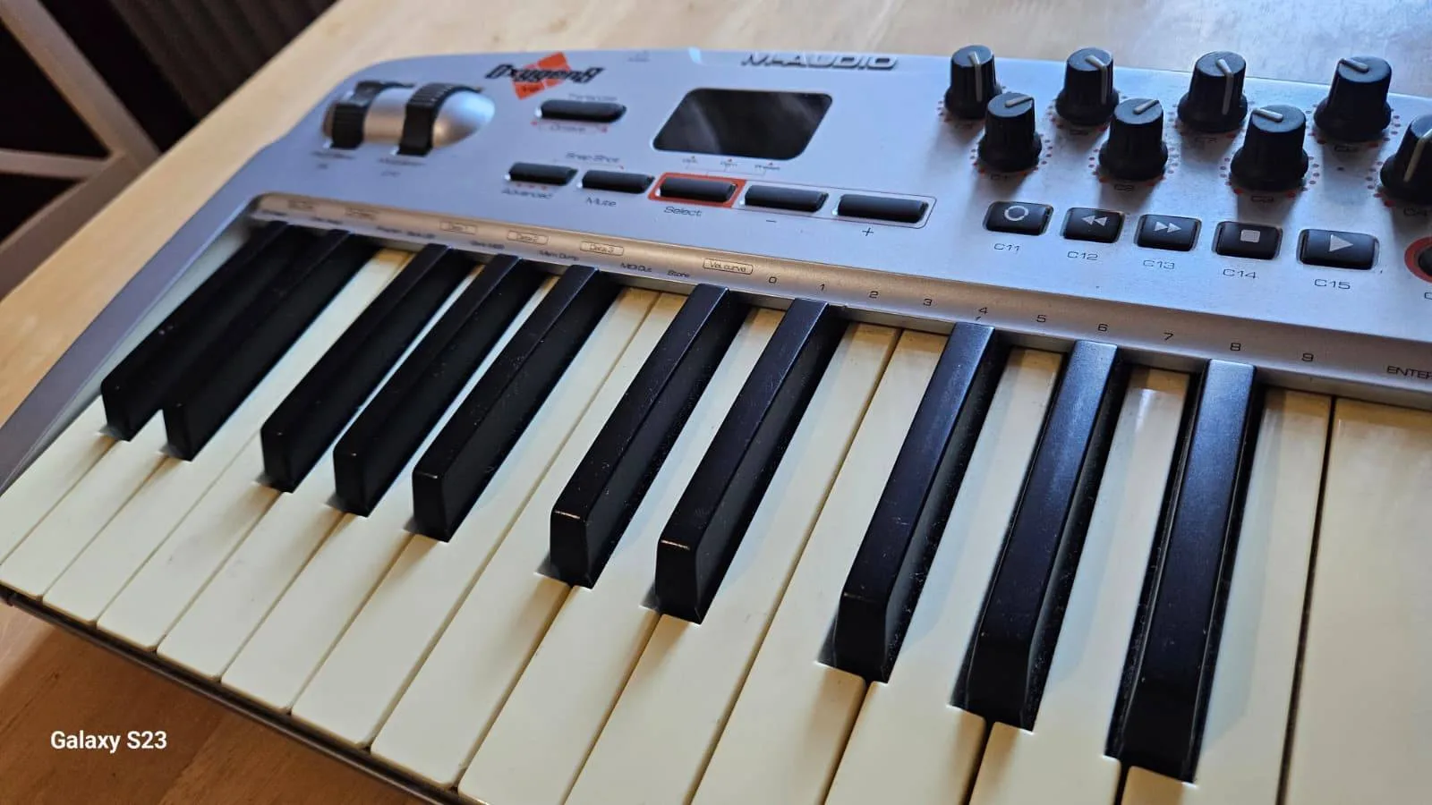 M-Audio Oxygen8 V2 Keyboard image indicator(2)