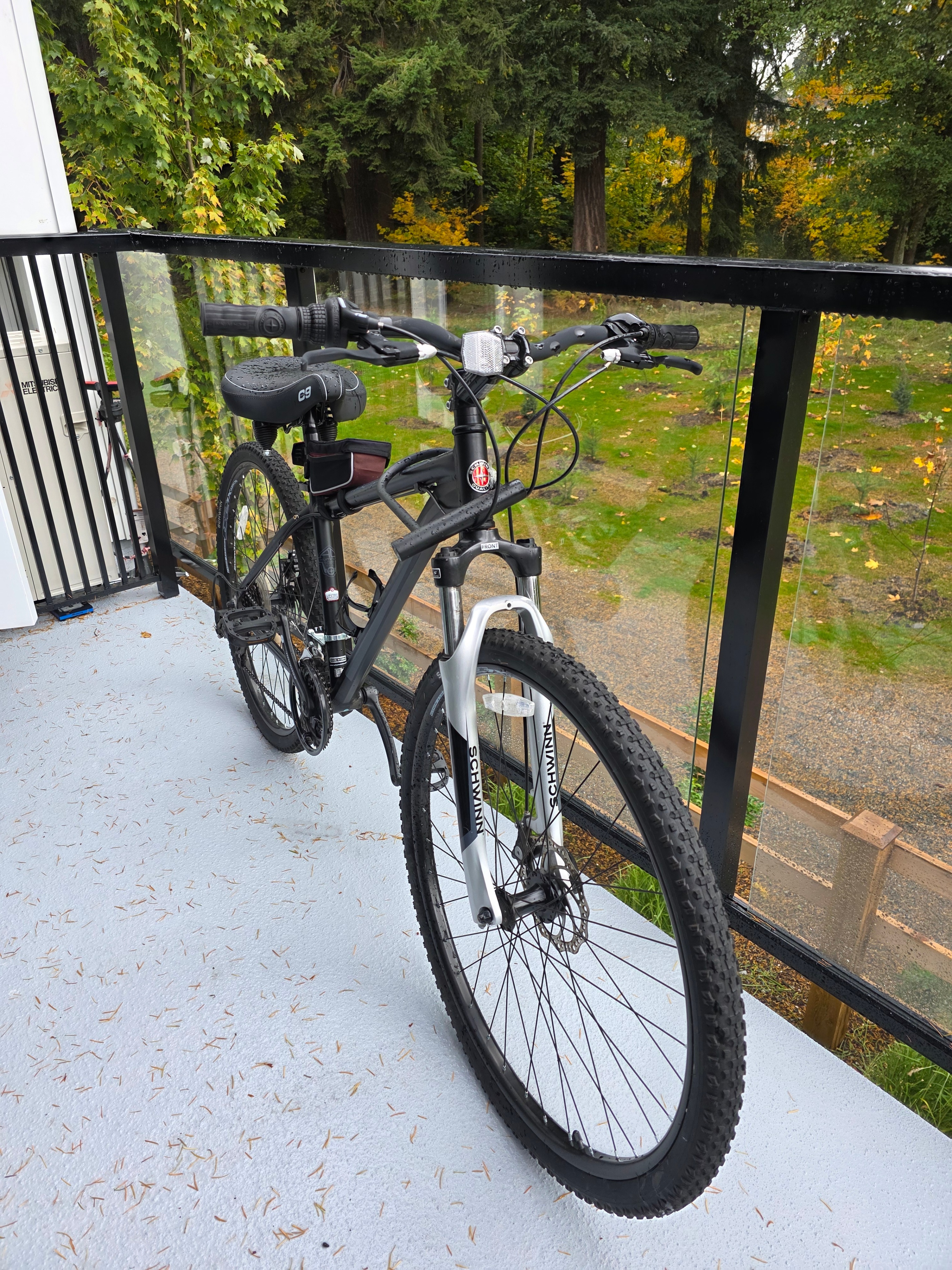 27.5 Inch - Adult Unisex Schwinn Hybrid Bike - Great Condition! - photo 5
