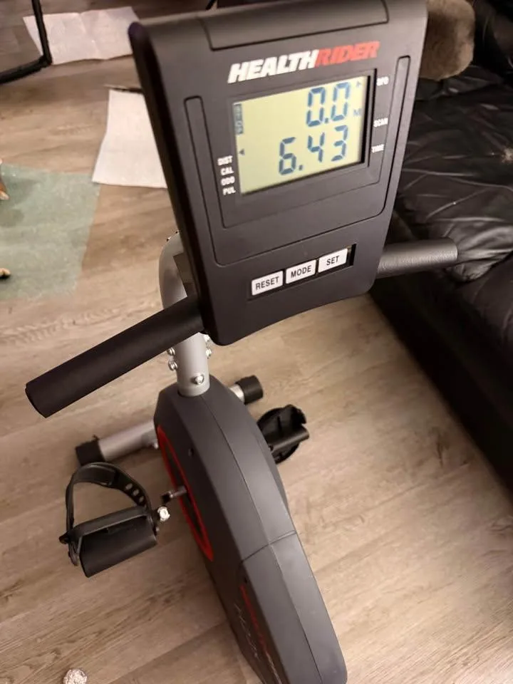 HealthRider H22x recumbent bike excellent condition 🚴‍♂️ image indicator(3)