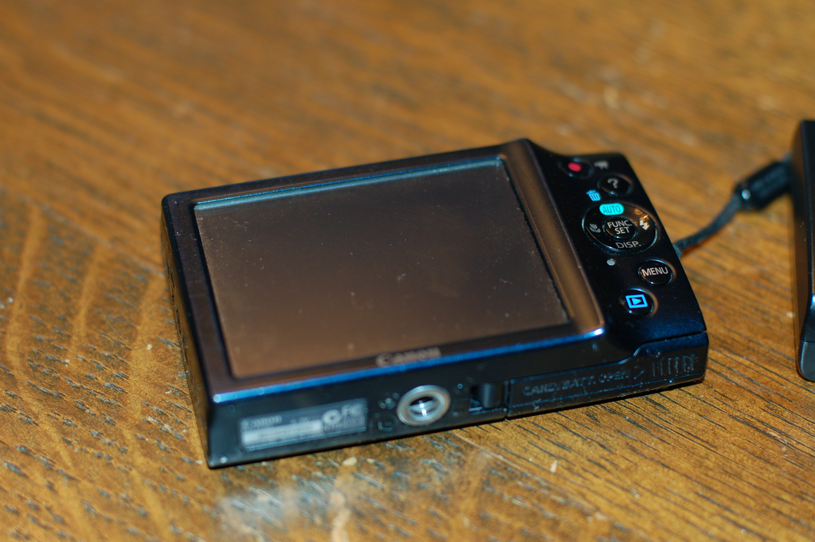 Canon 16 Megapixel Pocket Camera 5x Optical Zoom Working Clean - photo 2
