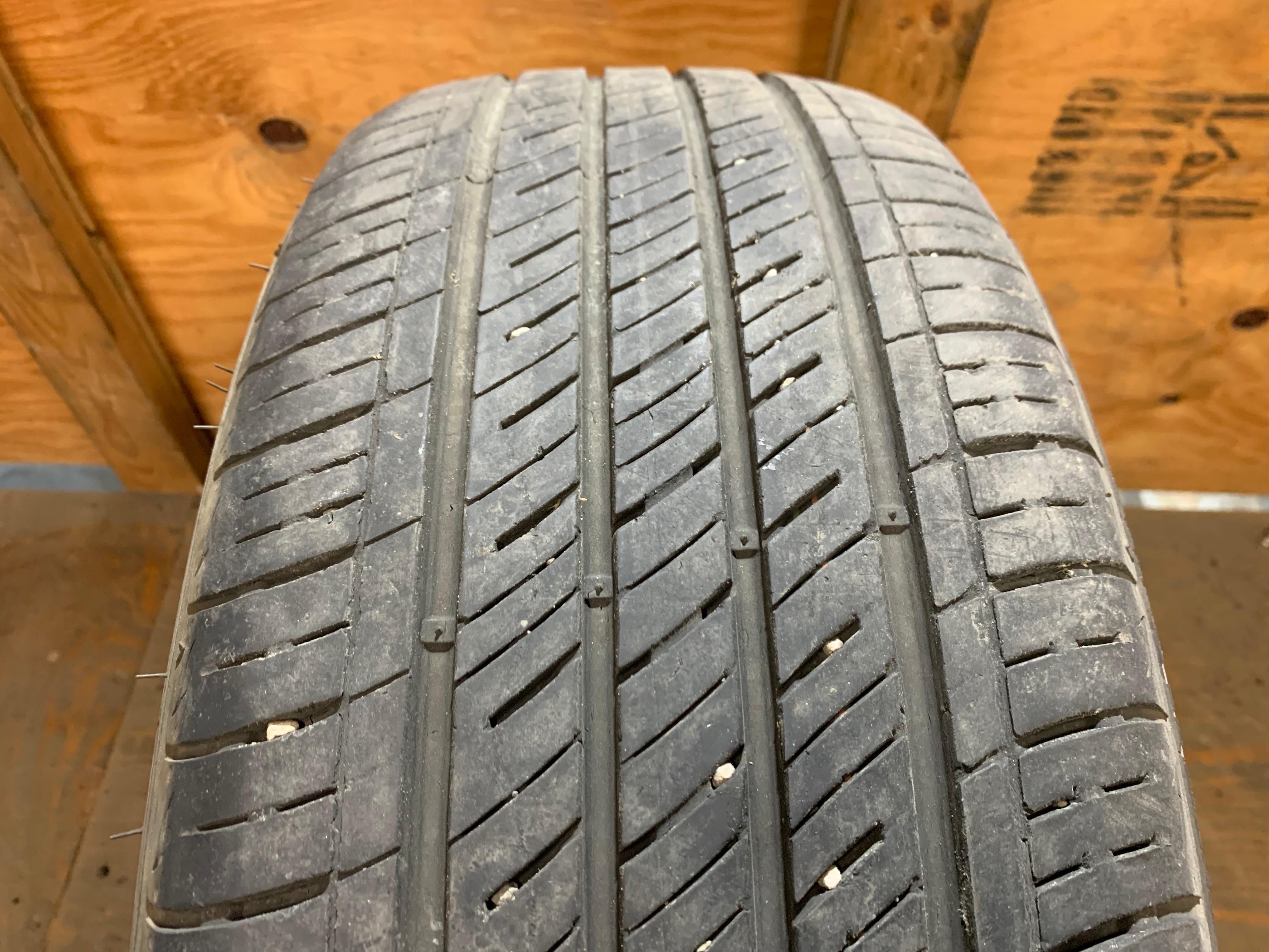 PAIR of 235/60/18 M+S 103H Kumho Crugen premium with 65% tread - photo 3