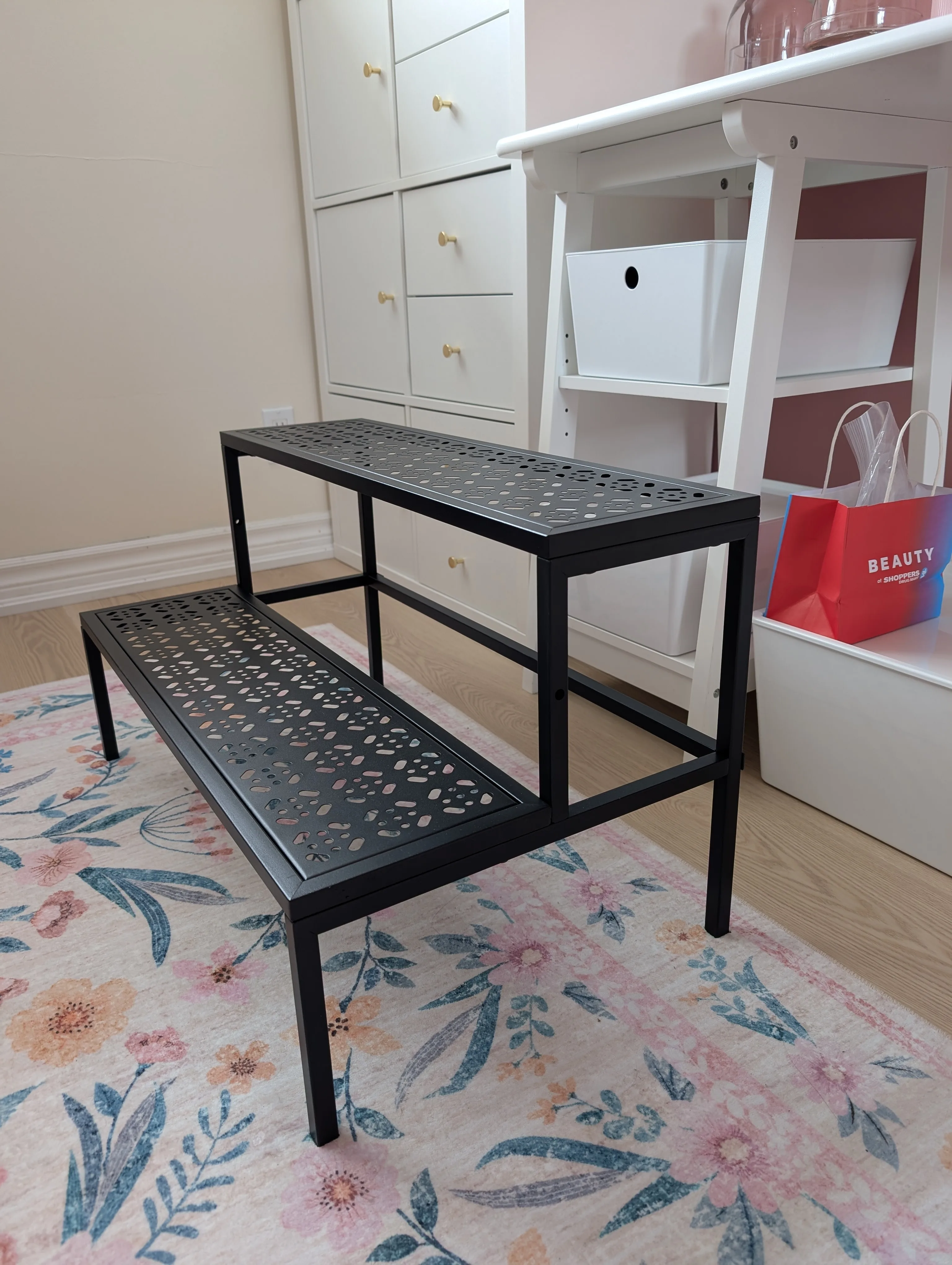 2-Tier Metal Plant Stand image indicator(3)