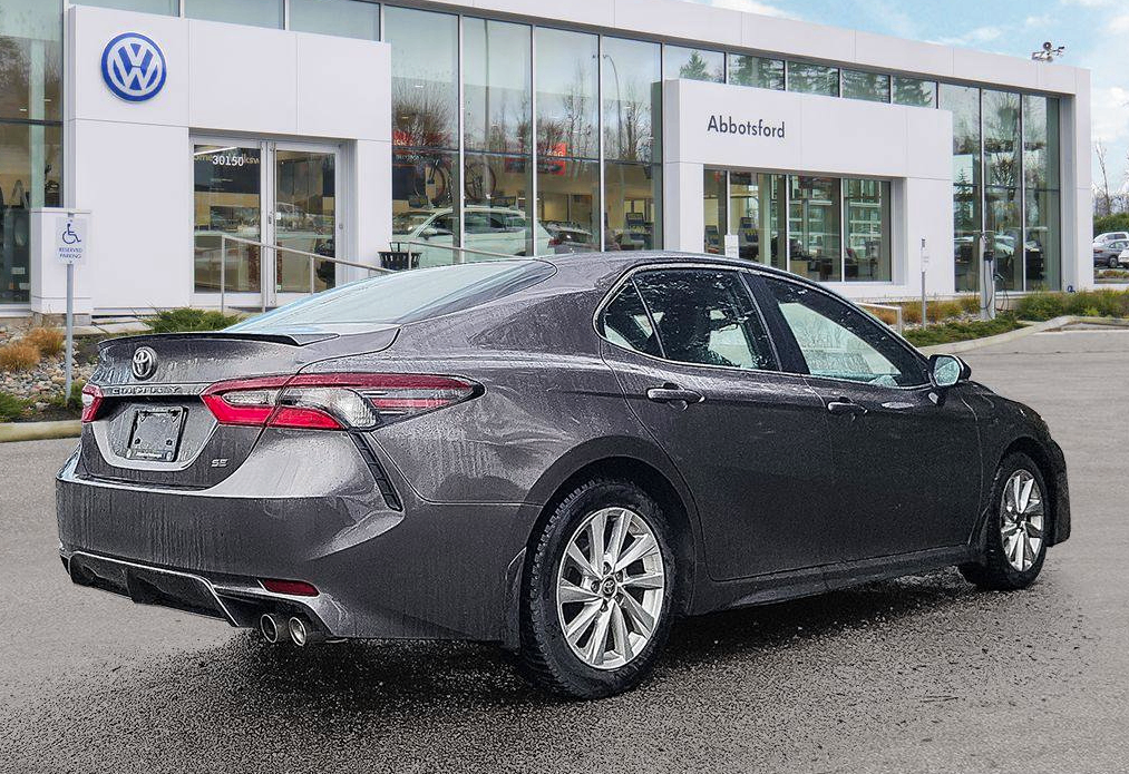 2023 Toyota Camry SE - photo 2