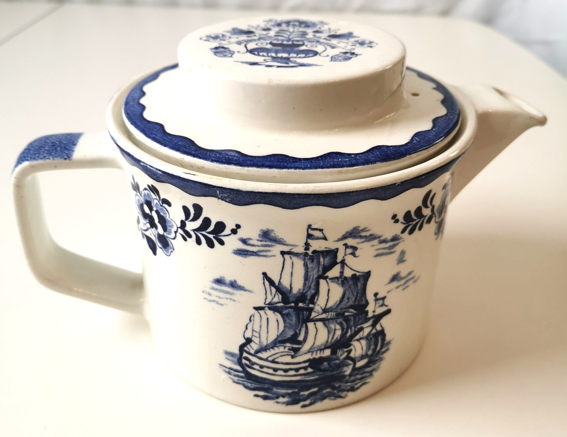 Antique Johnson Brothers HOLLAND Teapot Ironstone England c.1900
