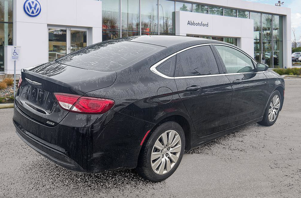 2016 Chrysler 200 - photo 2