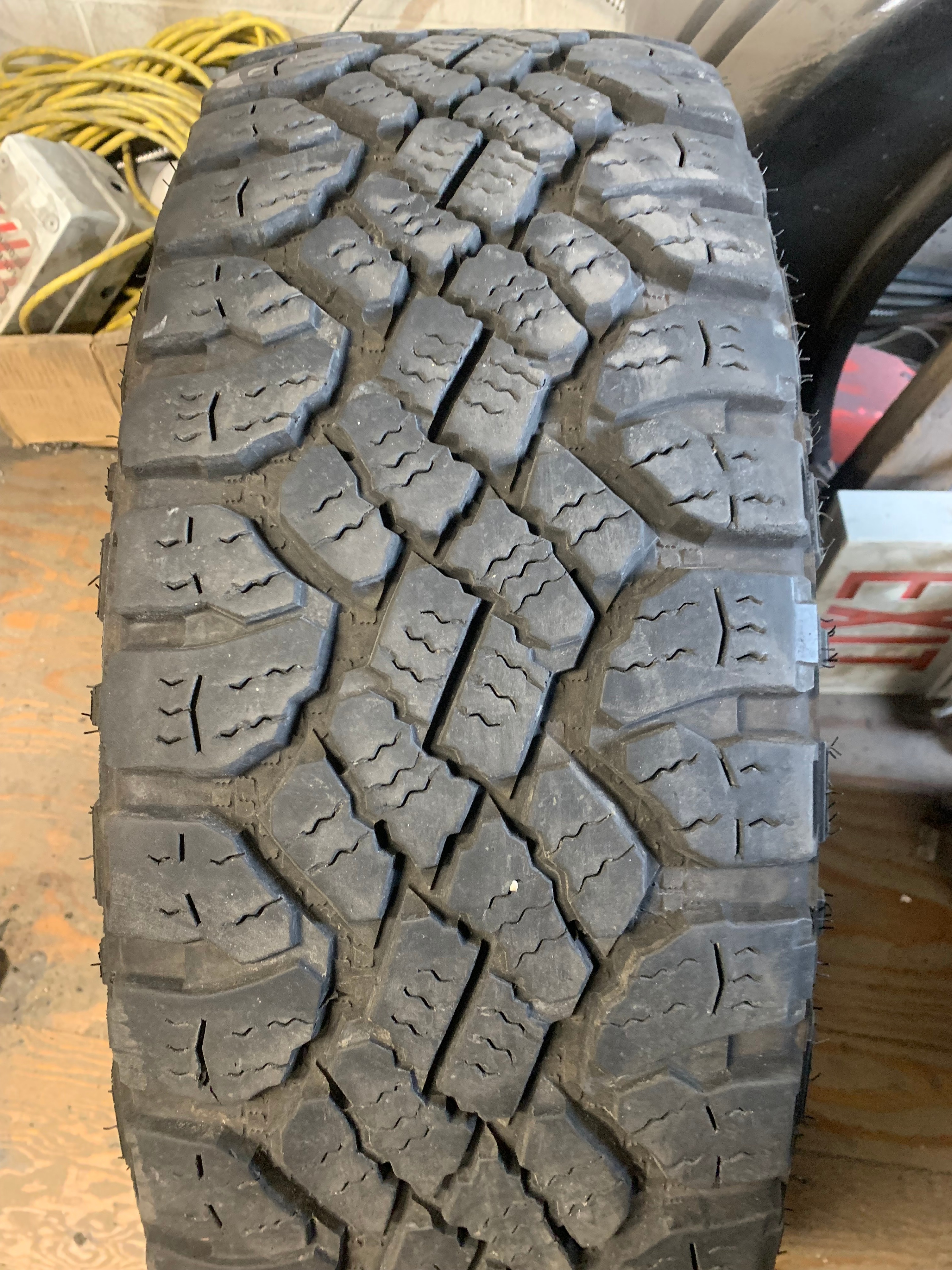 1 X single LT 275/70/18 E 125R Goodyear Wrangler Duratrac 70%