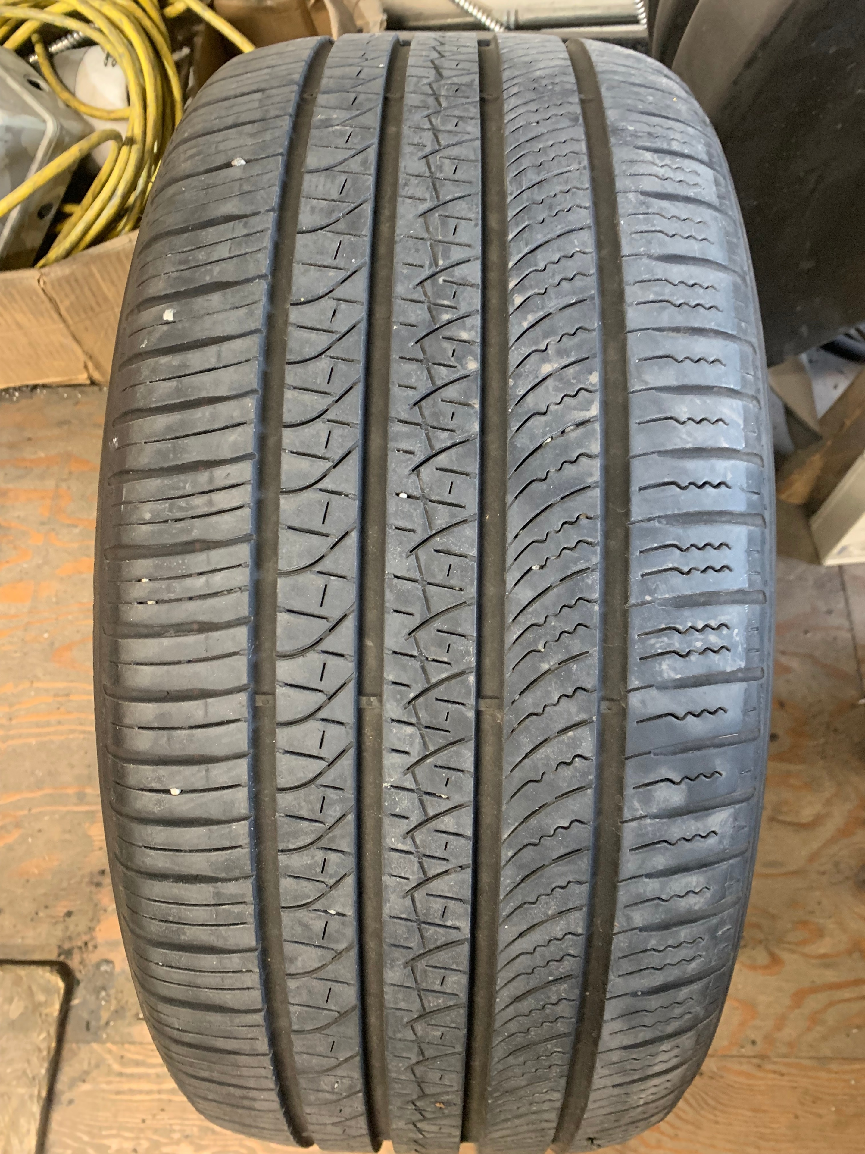1 X single 255/40/19 M+S 100H Pirelli Pzero A/S with 75% tread