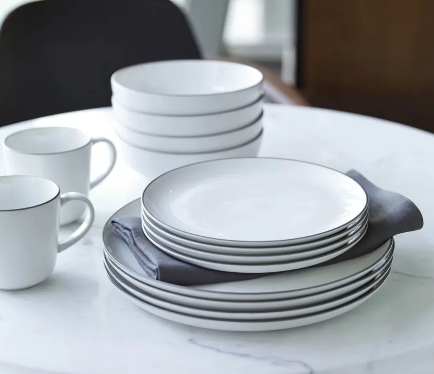 New Gordon Ramsay Royal Doulton  Dinner Set (16-Piece)