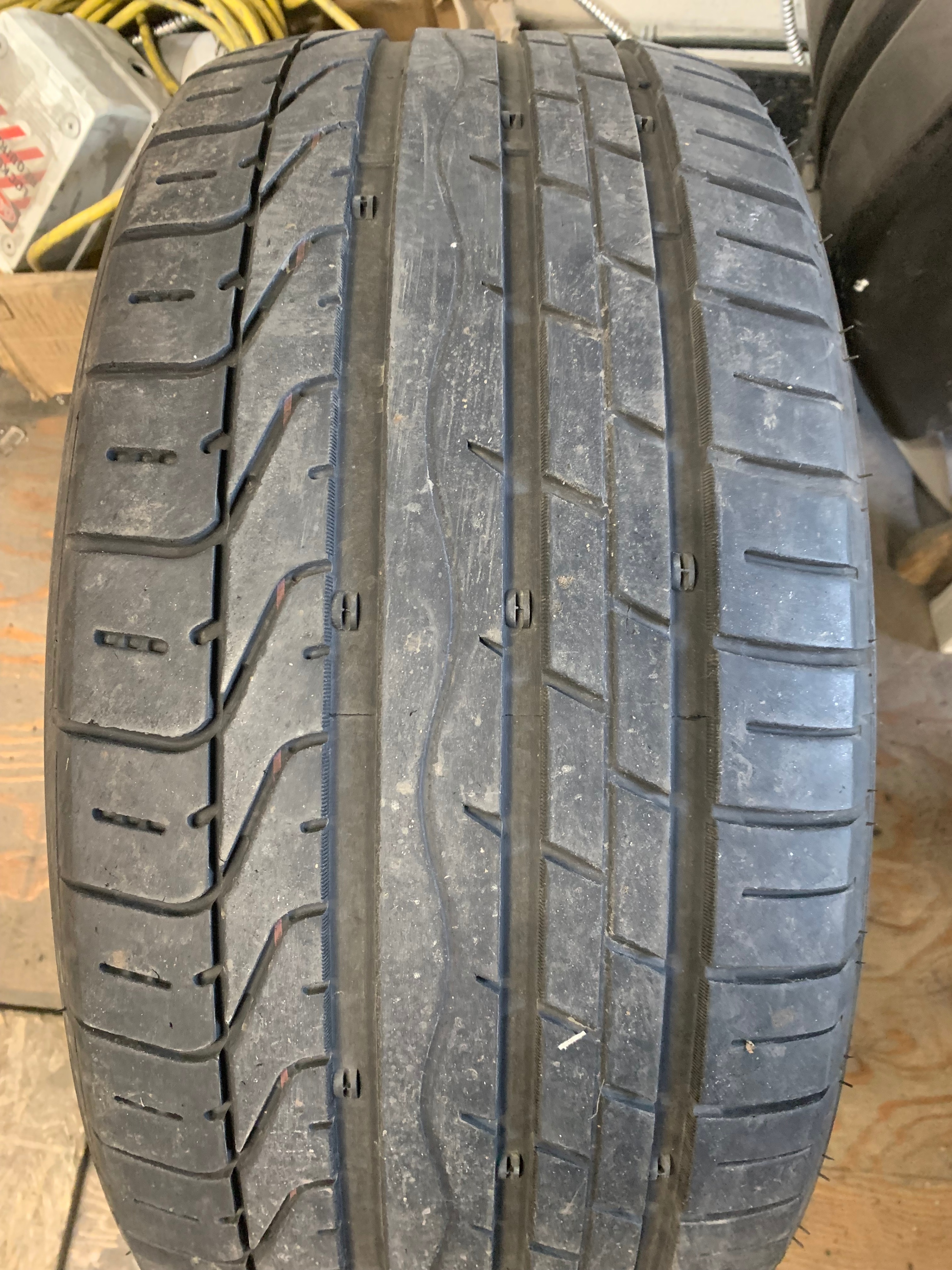 1 x single 275/40/20 XL 106W M+S Vitour Formula Z with 70% tread
