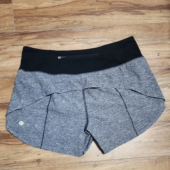 Lululemon Running Shorts, Size 6 - photo 2