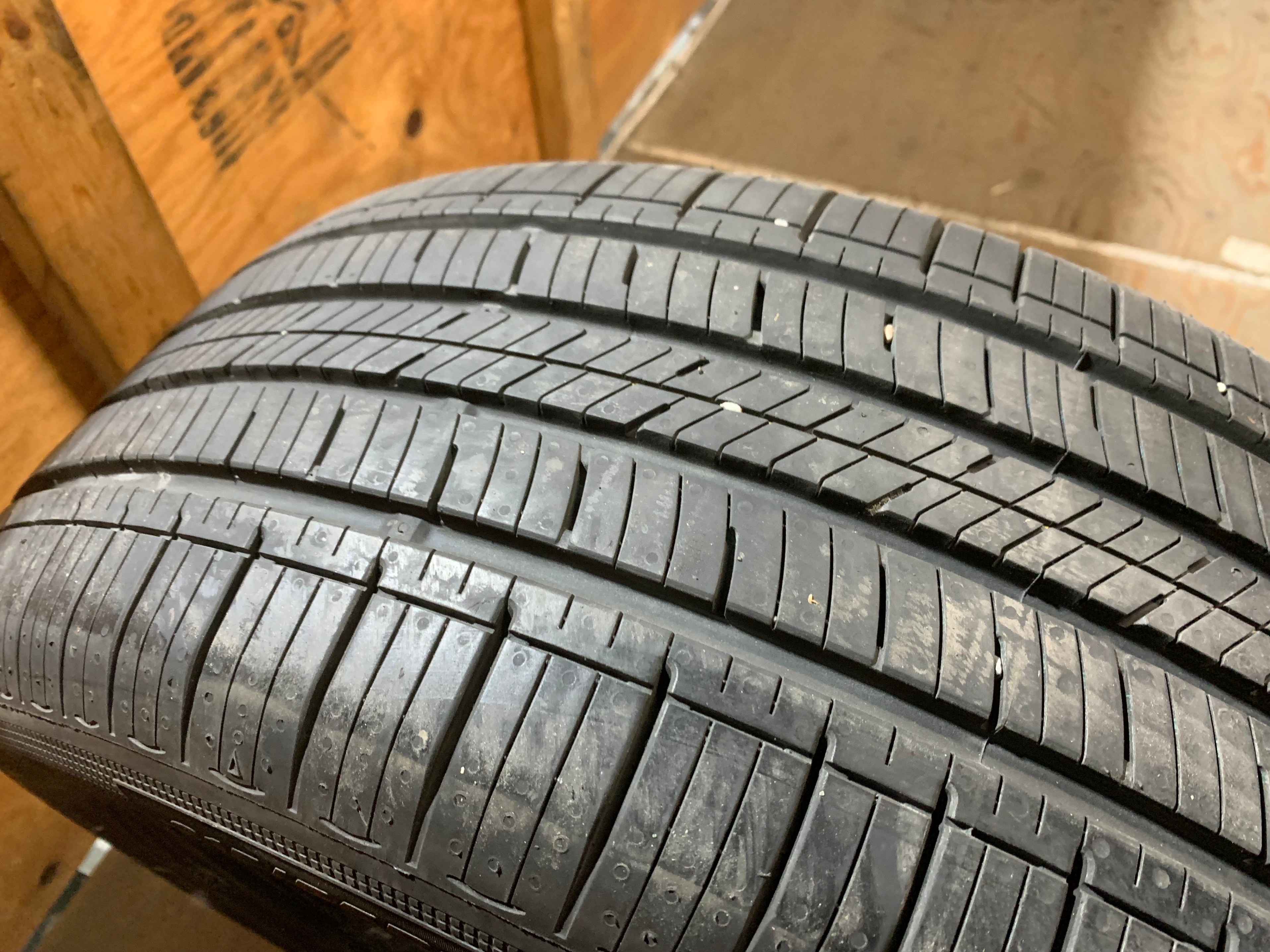 1 X single 215/55/17 94V M+S Nexen Npriz S with 80% tread - photo 4