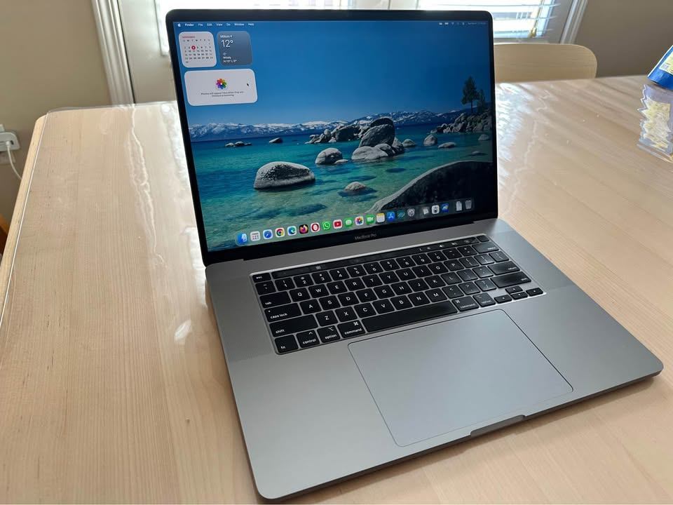 Apple MacBook Pro 16 Inch Core i9_16 GB_1TB Mint condition - photo 3