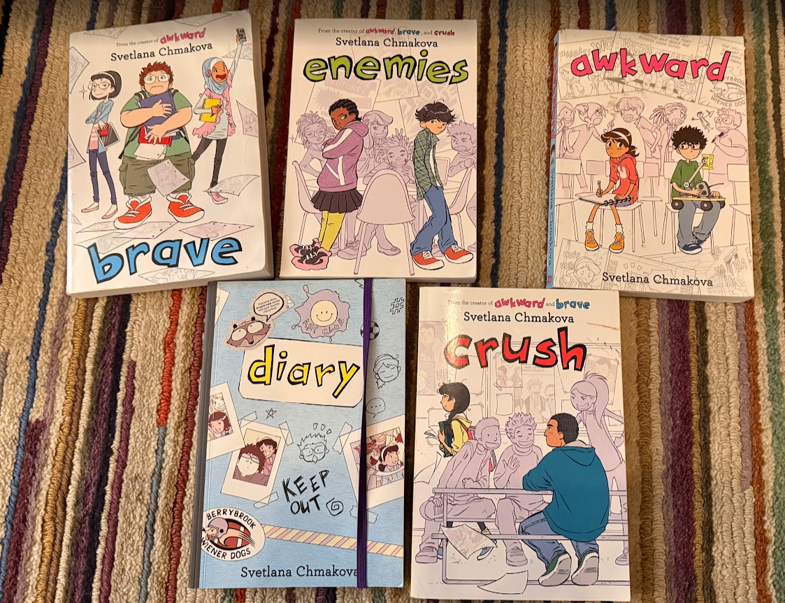 Lot of 5 Berrybrook Middle Graphic Novels - Svetlana Chmakova