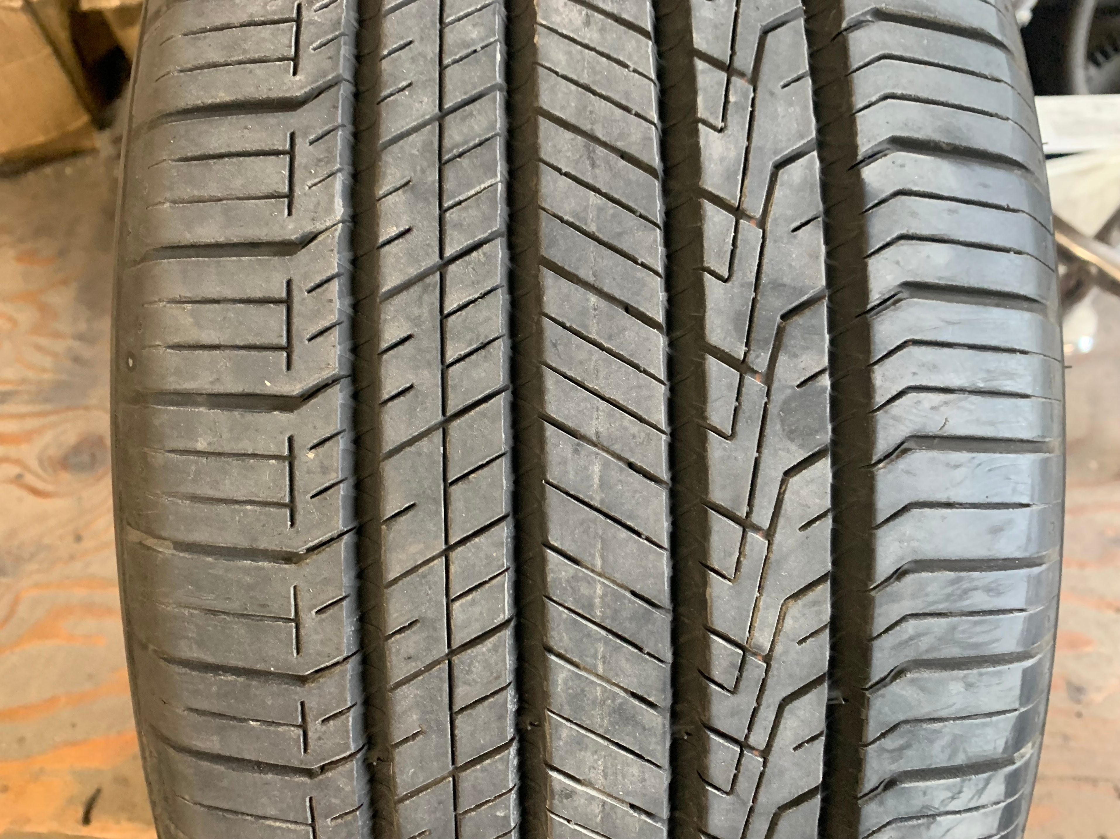 PAIR of 235/45/18 98V M+S Hankook Ventus S1 A/S with 80% tread - photo 2