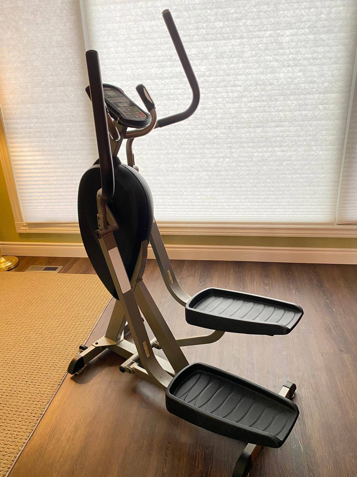 Tempo Elliptical - Hybrid Stepper Model 625S