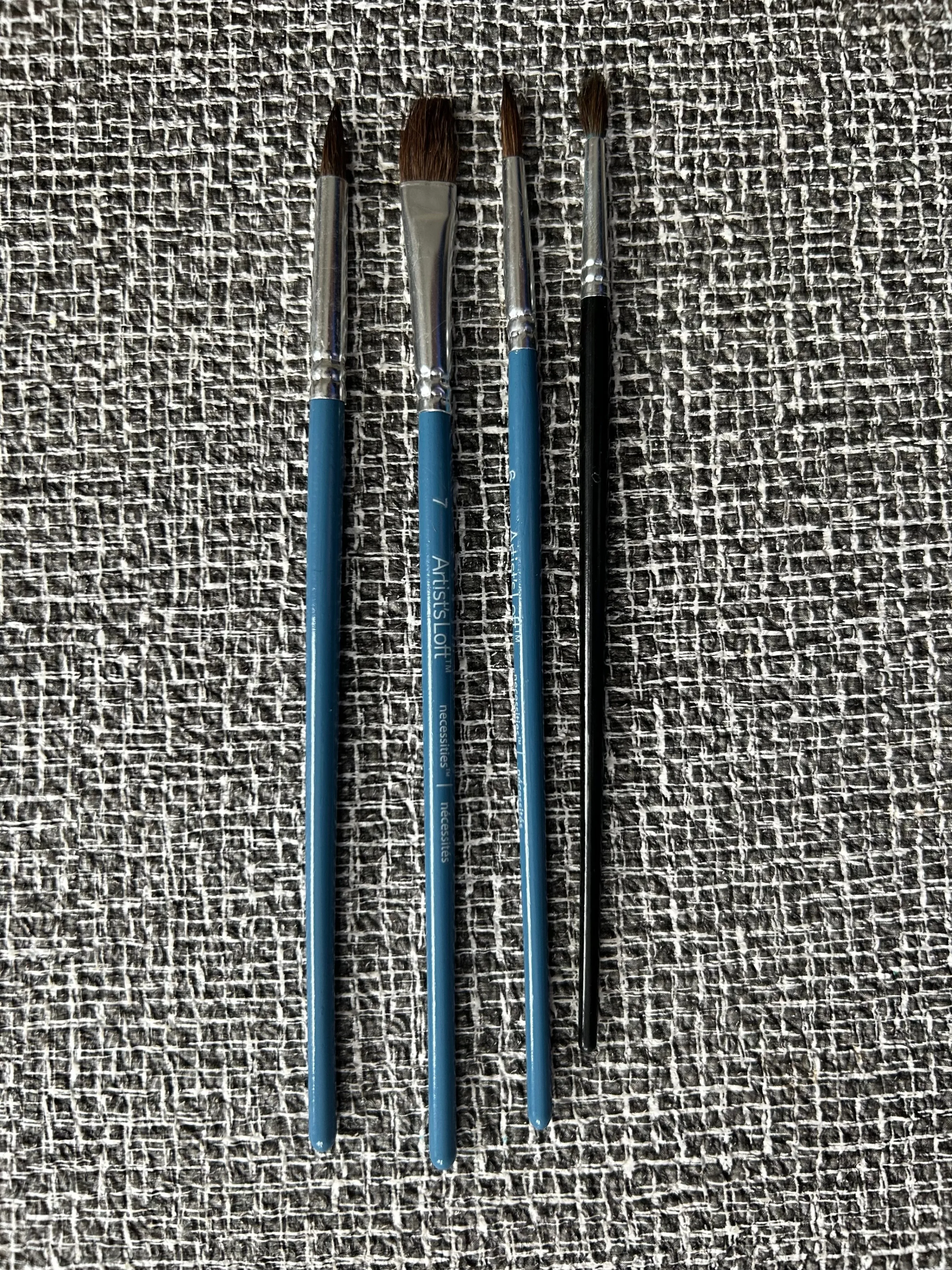 Assorted Art Supplies (Pencils & Brushes) image indicator(5)