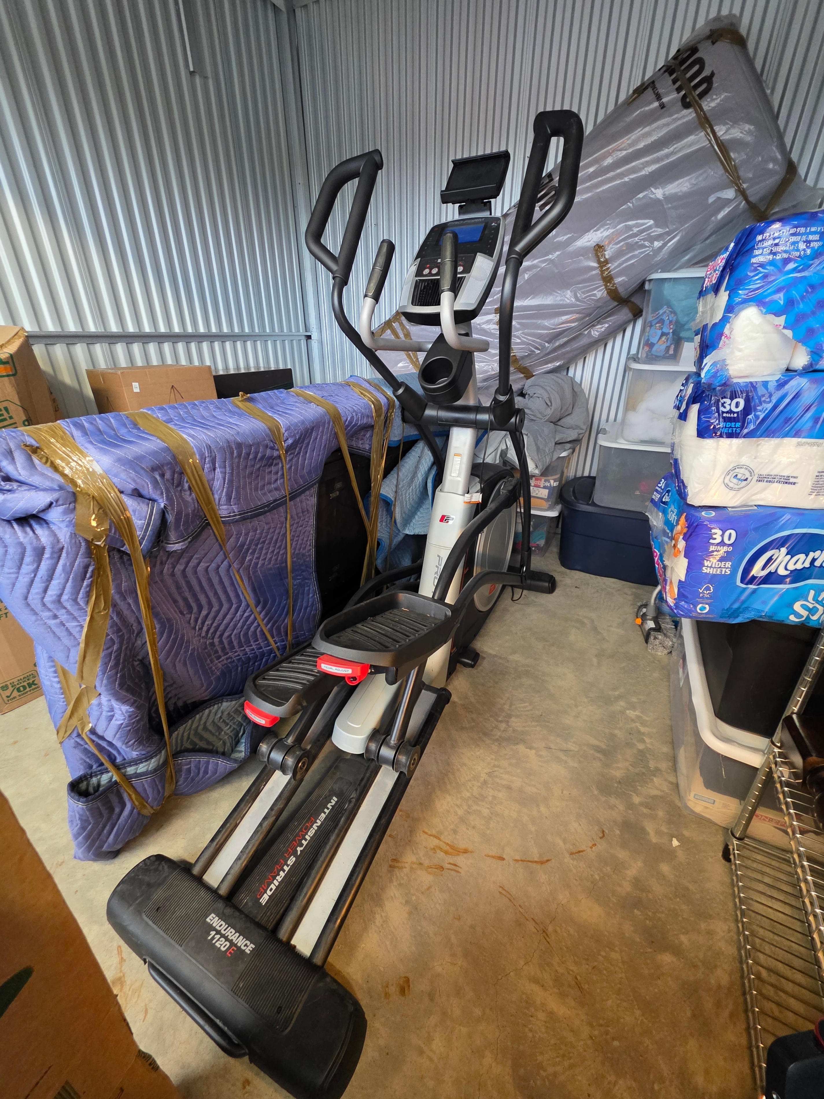 Pro form Elliptical Machine - Endurance 1120 E