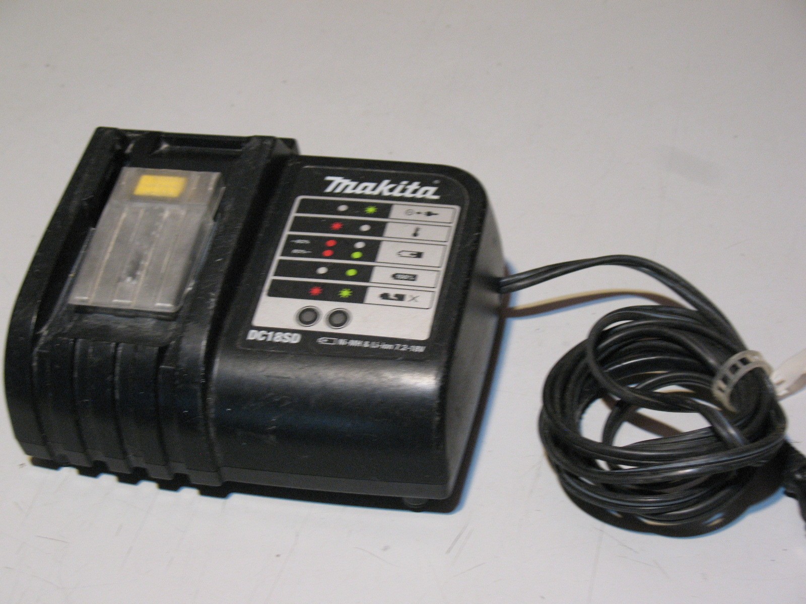 Makita, DeWalt, and Ridgid 18 Volt Battery Chargers - photo 3