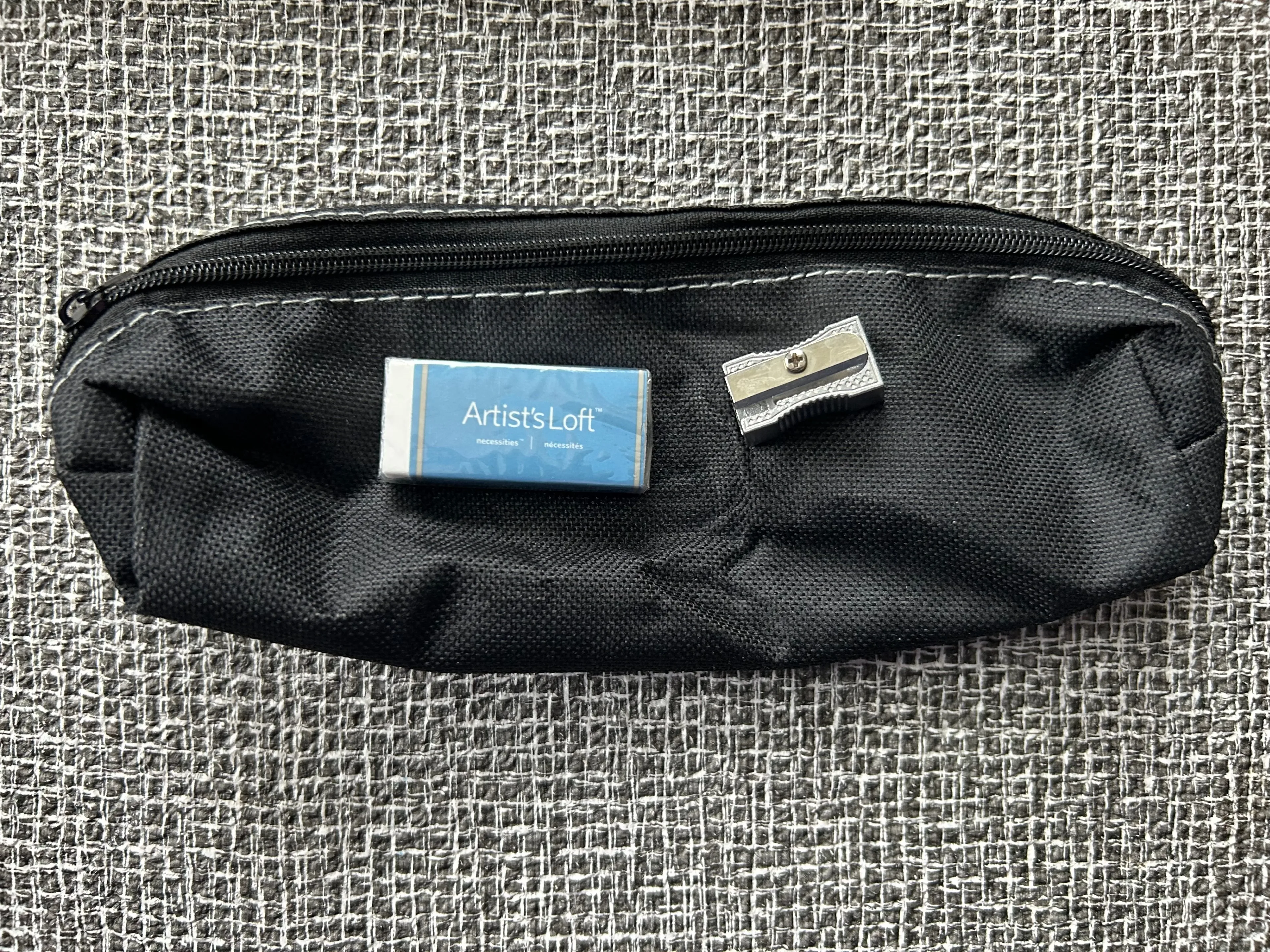 Assorted Art Supplies (Pencils & Brushes) image indicator(10)