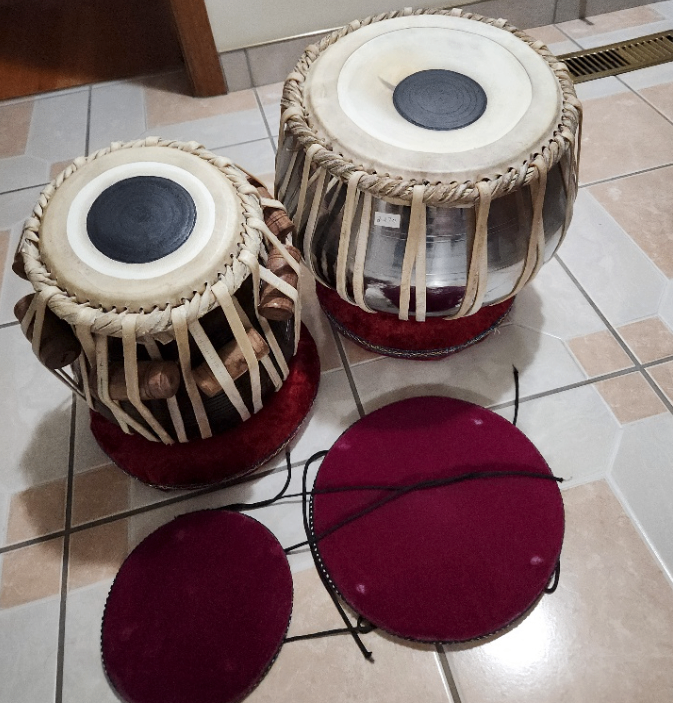 Tabla Set - 6 inch dayan and 3.270 kg bayan