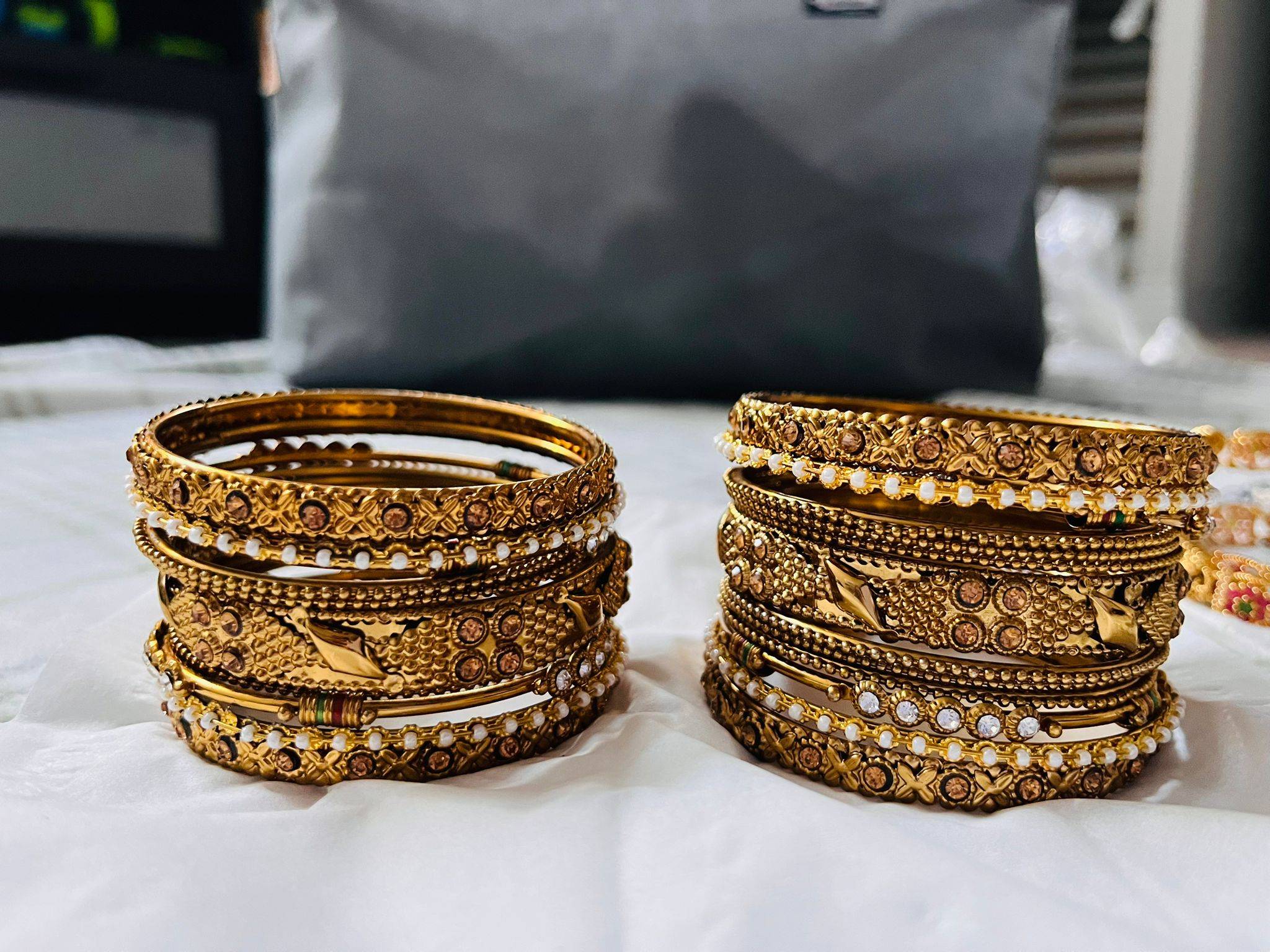 Set of 6 Gold and Silver Plated bangles - NEW - photo 2