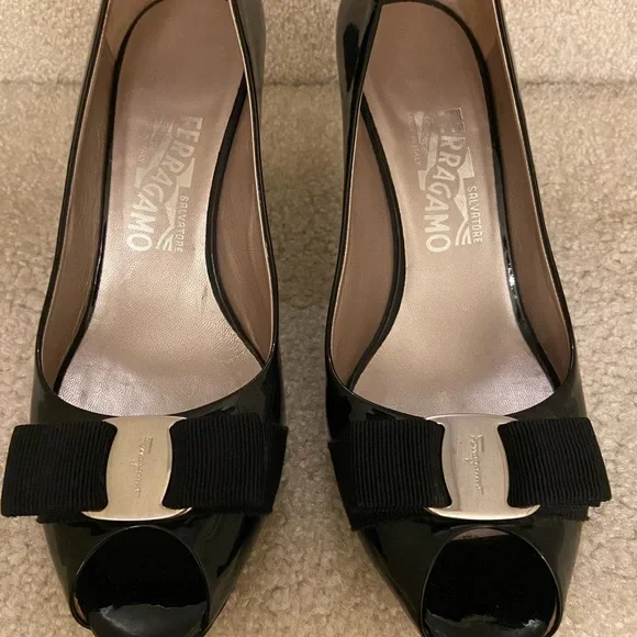 Salvatore Ferragamo Vara Bow Open Toes Leather Low Heel Shoes - photo 2