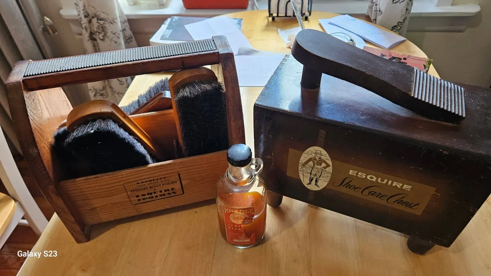 Vintage Esquire Shoe Care Chest & Boot Polish Set image indicator(2)