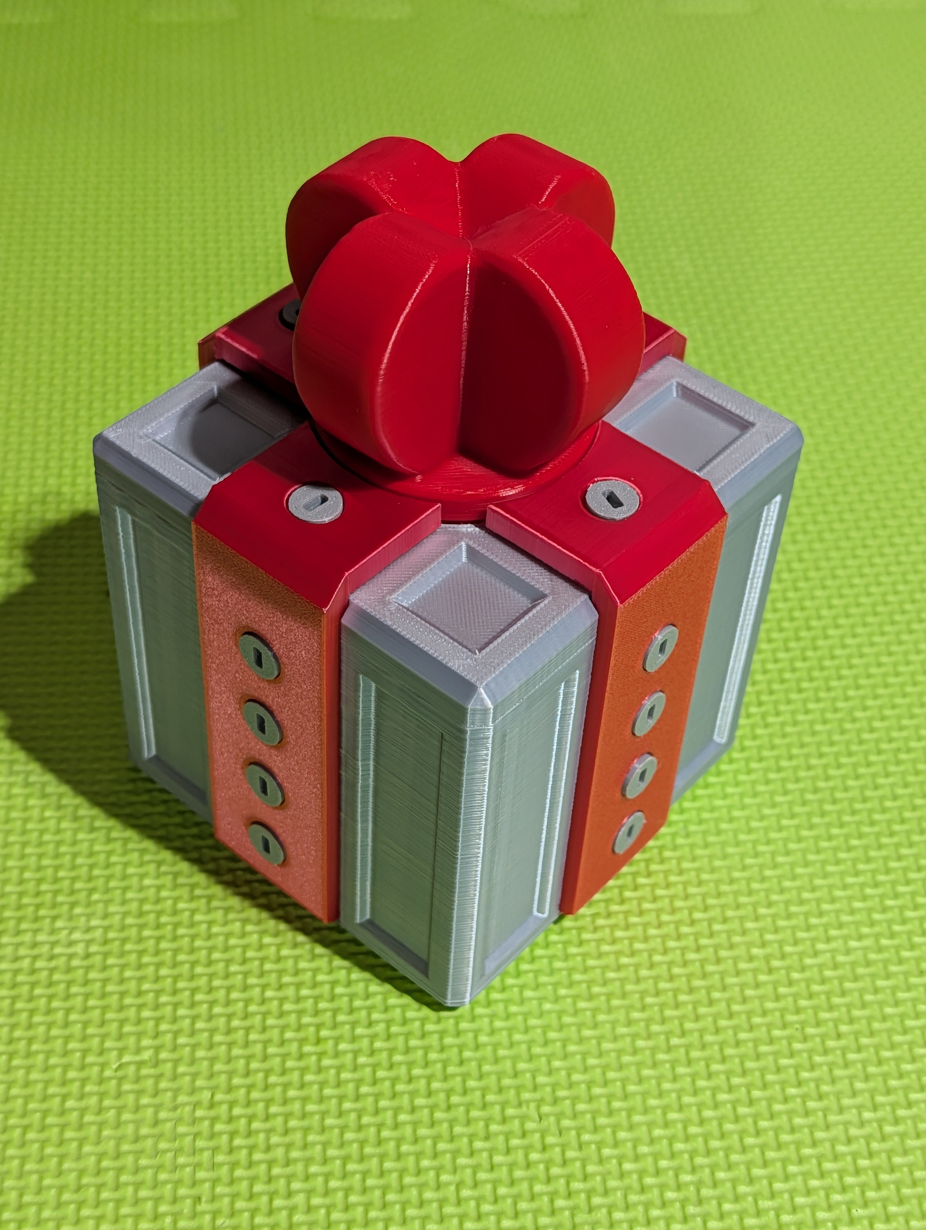3D Annoying Gift Box Hilarious Prank Box Screw Challenge Puzzle - photo 2