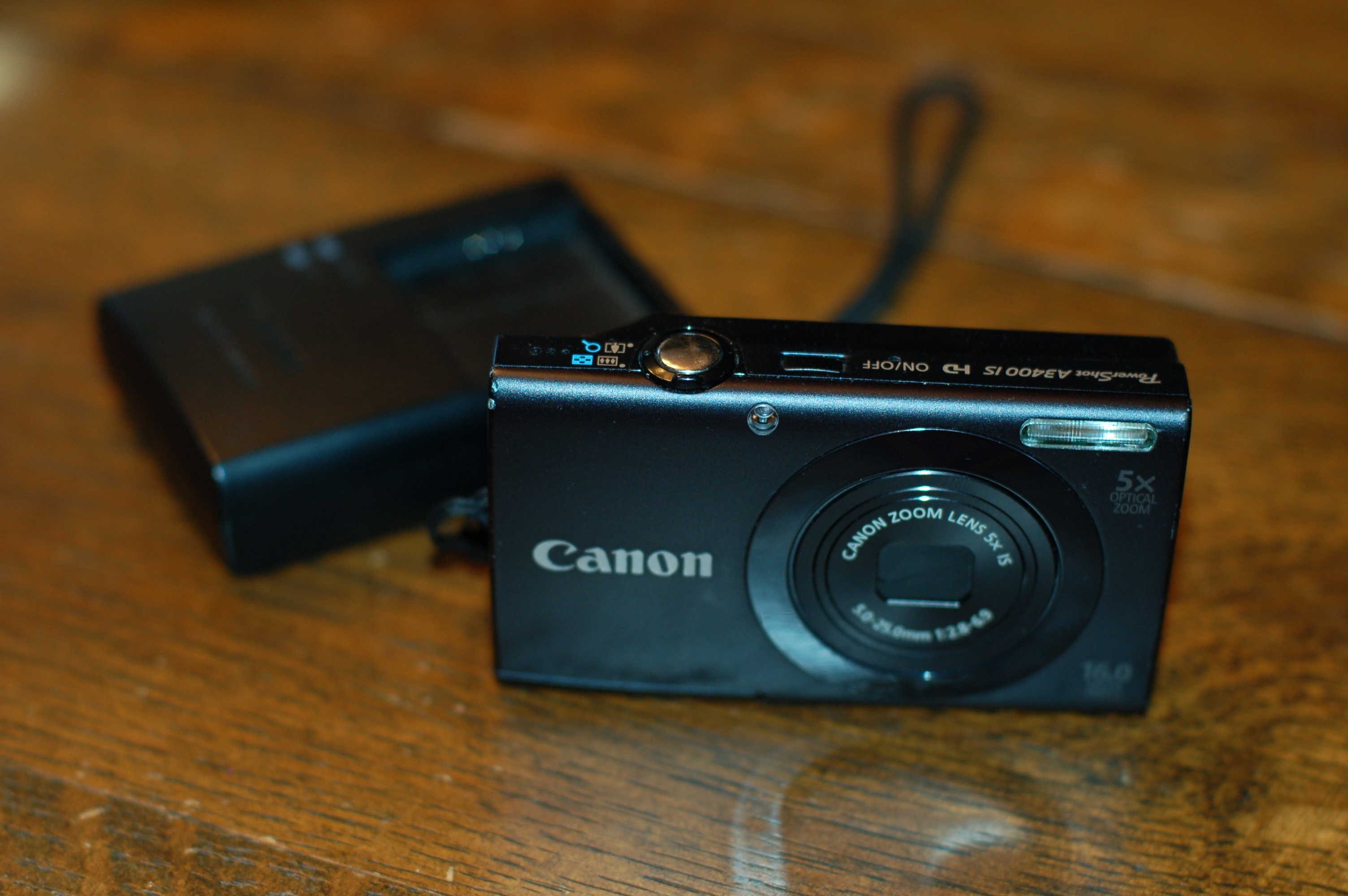 Canon 16 Megapixel Pocket Camera 5x Optical Zoom Working Clean