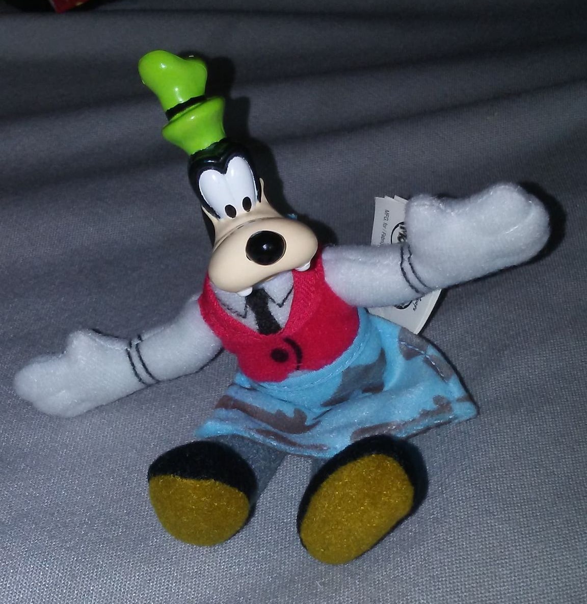 Disney Goofy (body is soft) 6 Inches