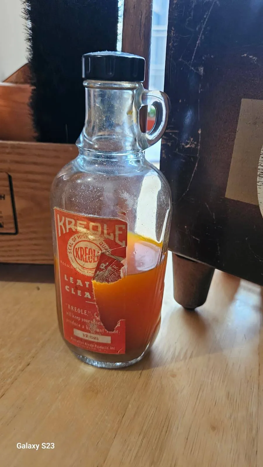 Vintage Esquire Shoe Care Chest & Boot Polish Set image indicator(8)