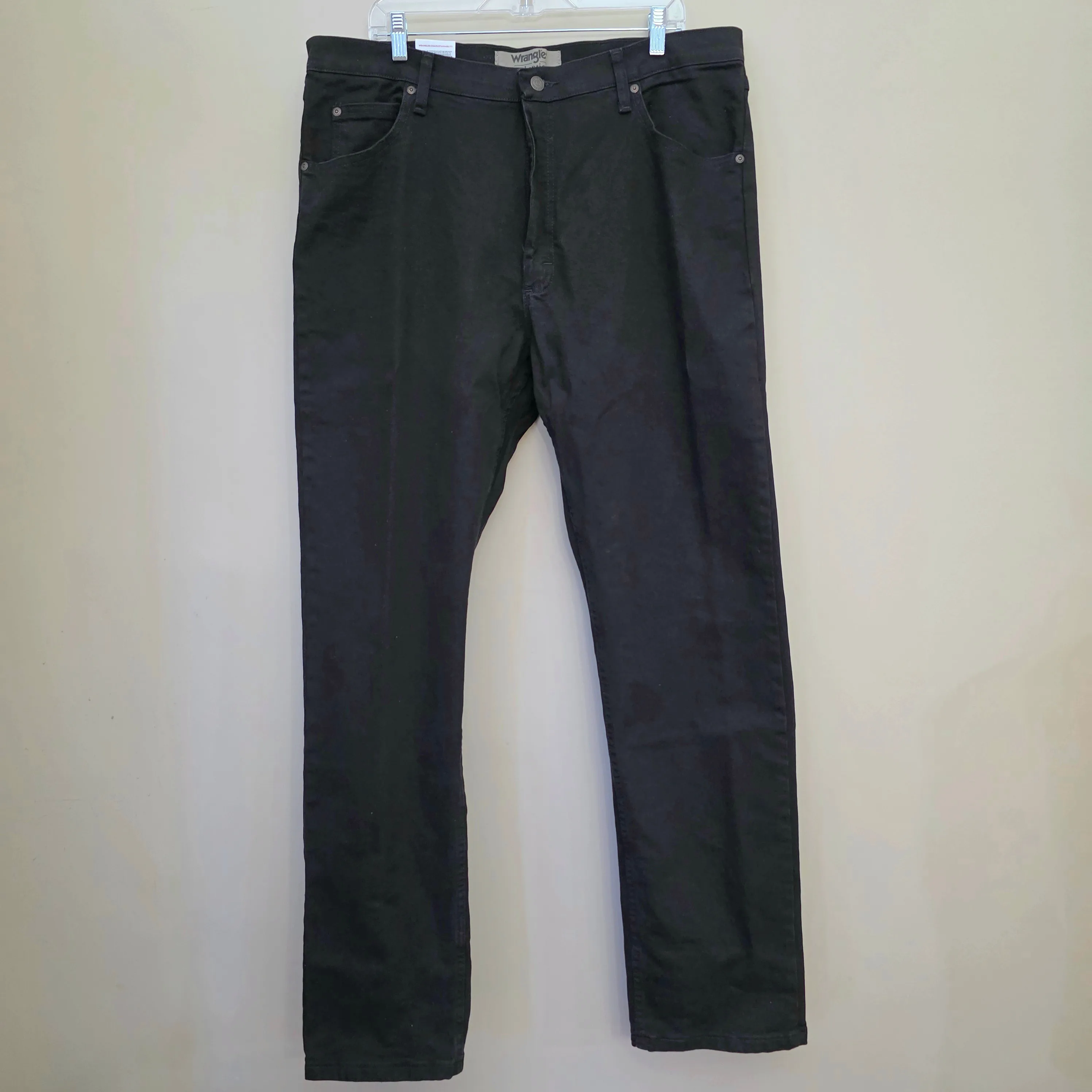 New Wrangler Men’s Black Jeans Size 38x34