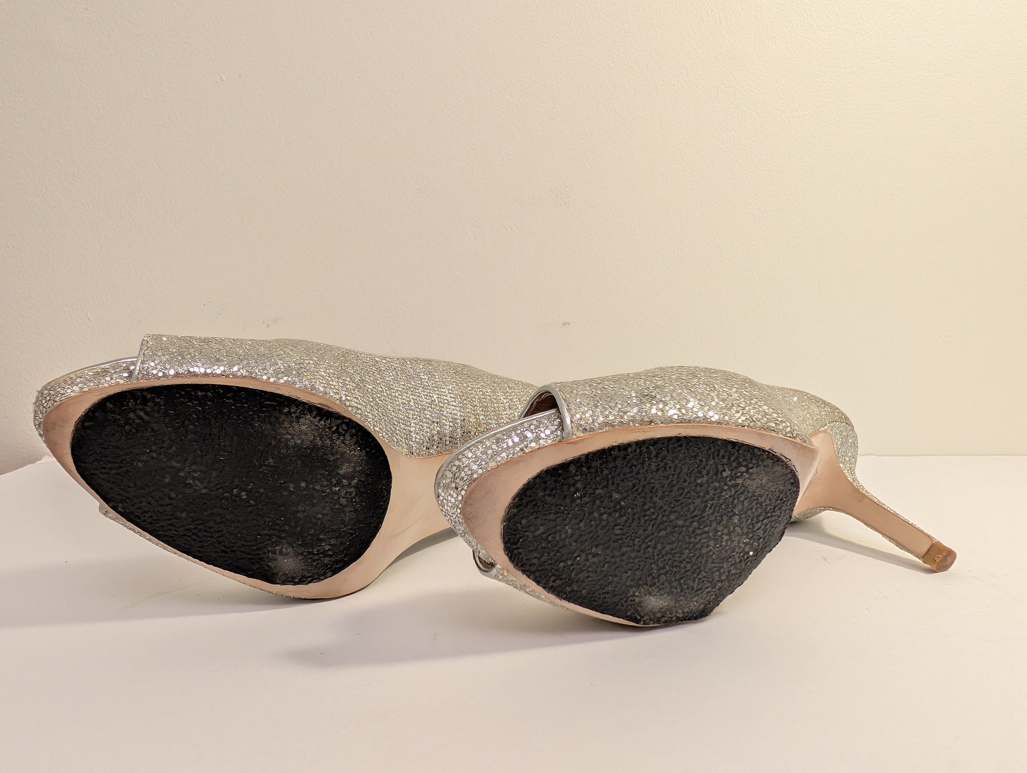 Aldo Silver Glitter Heels, Size 7 - photo 4