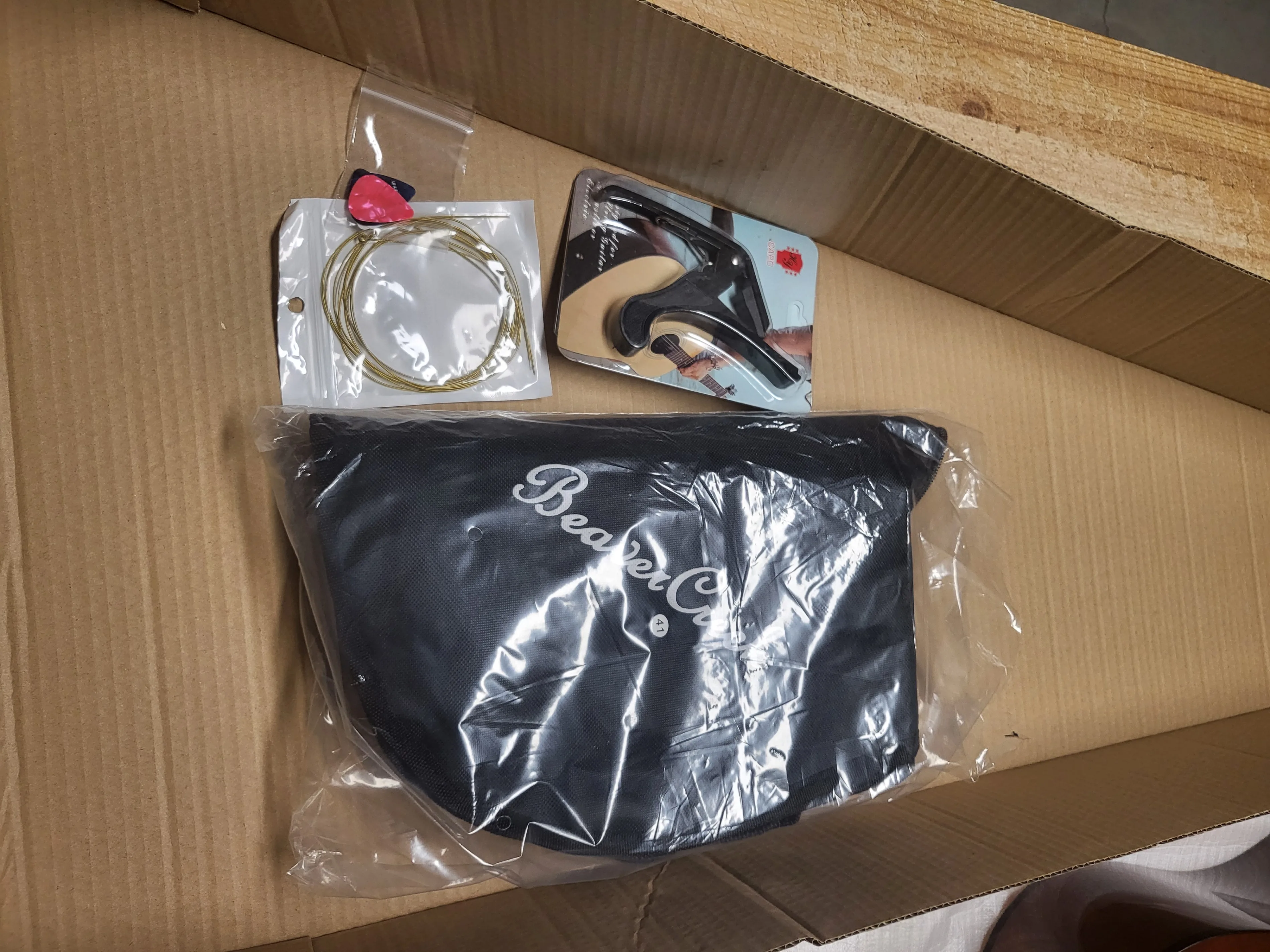 Beaver Creek BCTD101 Acoustic Guitar Brand New image indicator(10)