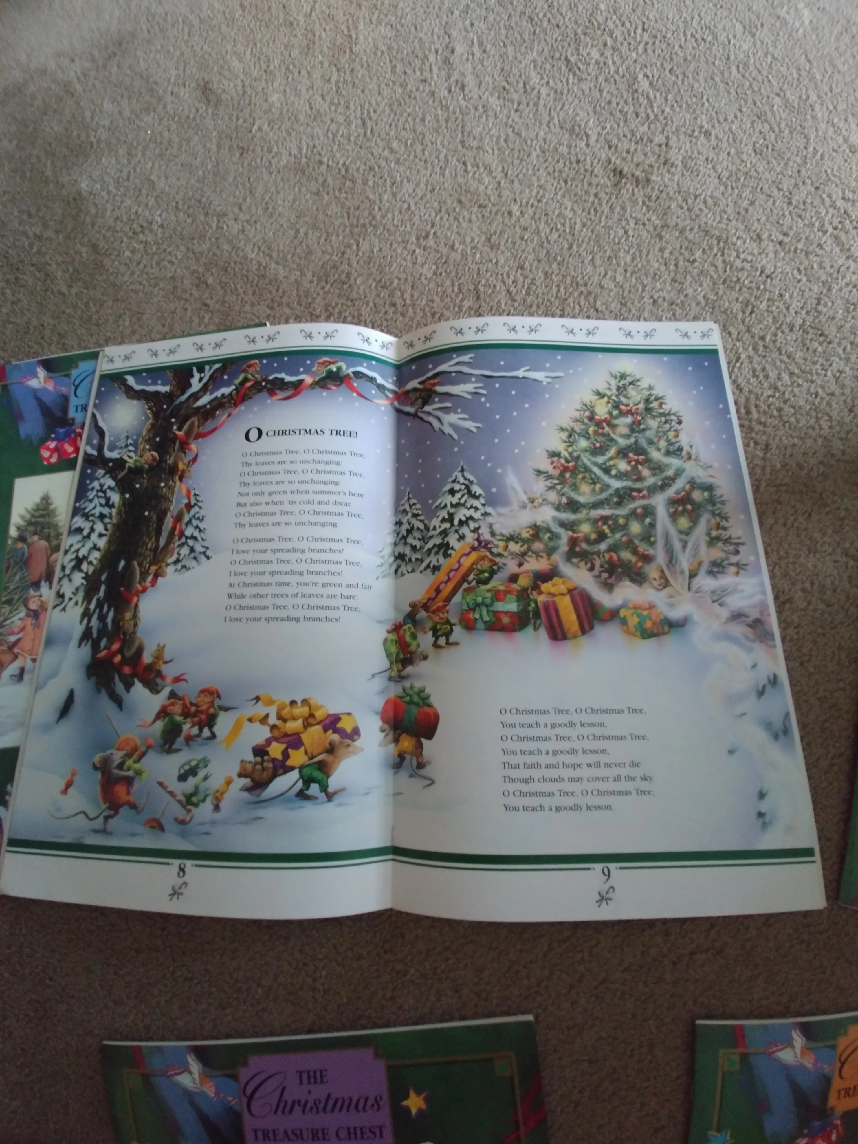 Christmas Treasure Chest of Large Books, image indicator(3)