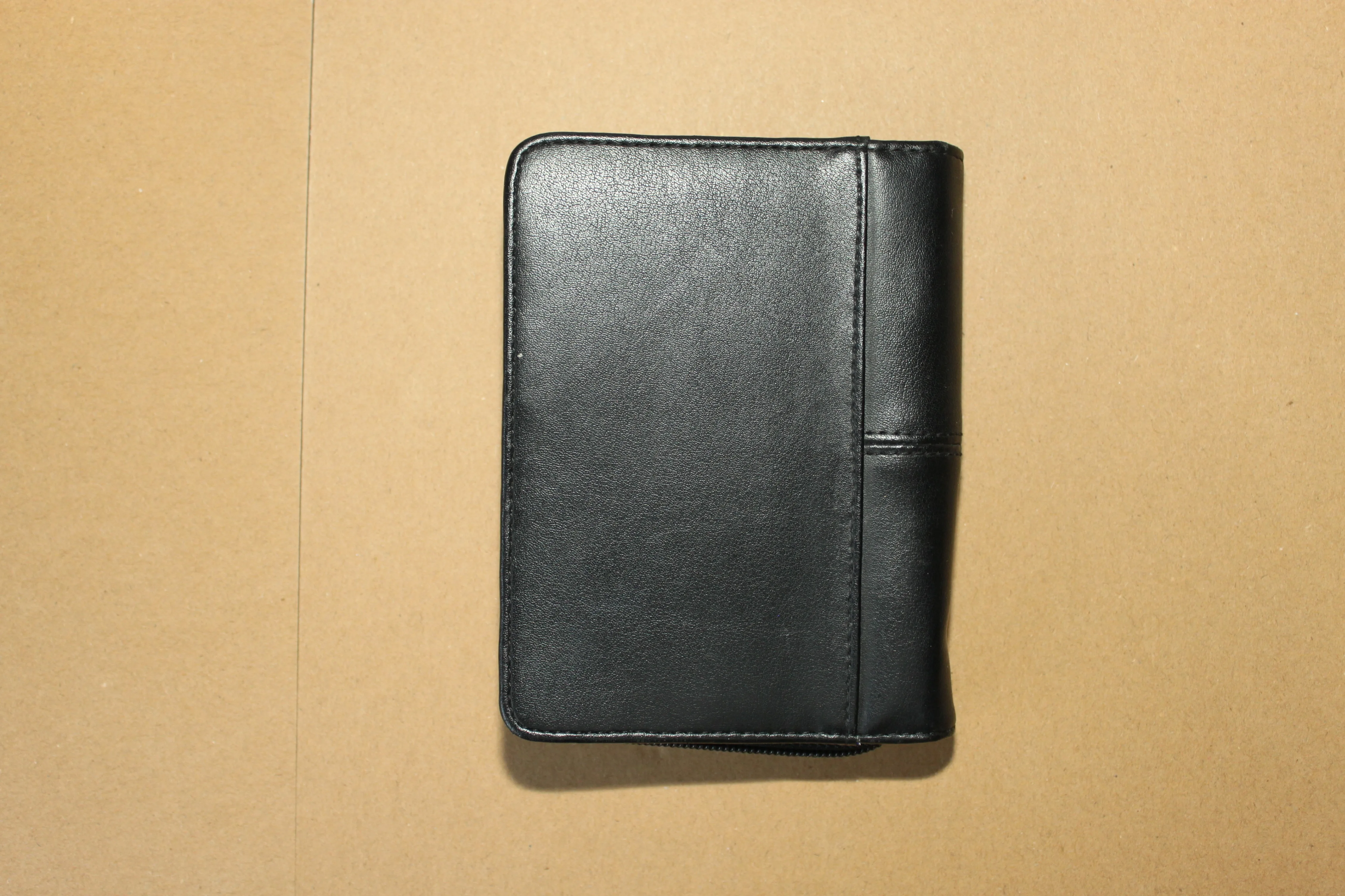 Targus zippered case image indicator(2)