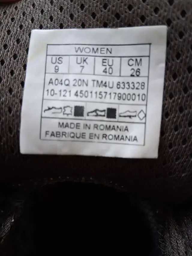 North Face Hiking Boots - Women's size 9 - photo 4