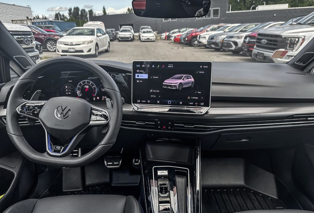 2025 Volkswagen Golf-R - photo 4