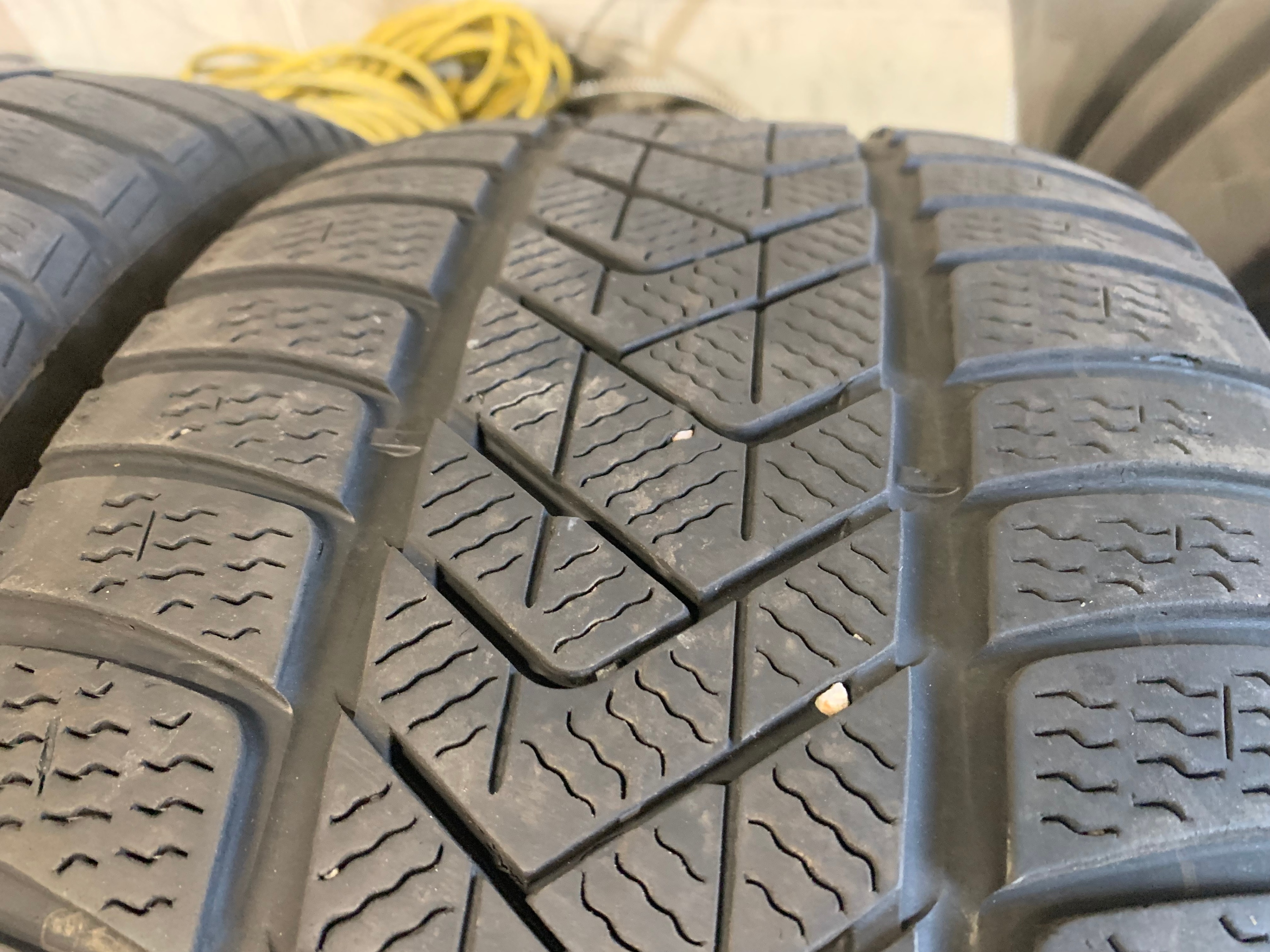 PAIR of 275/45/20 M+S 110V Pirelli Scorpion Winter RFT with 70% - photo 3