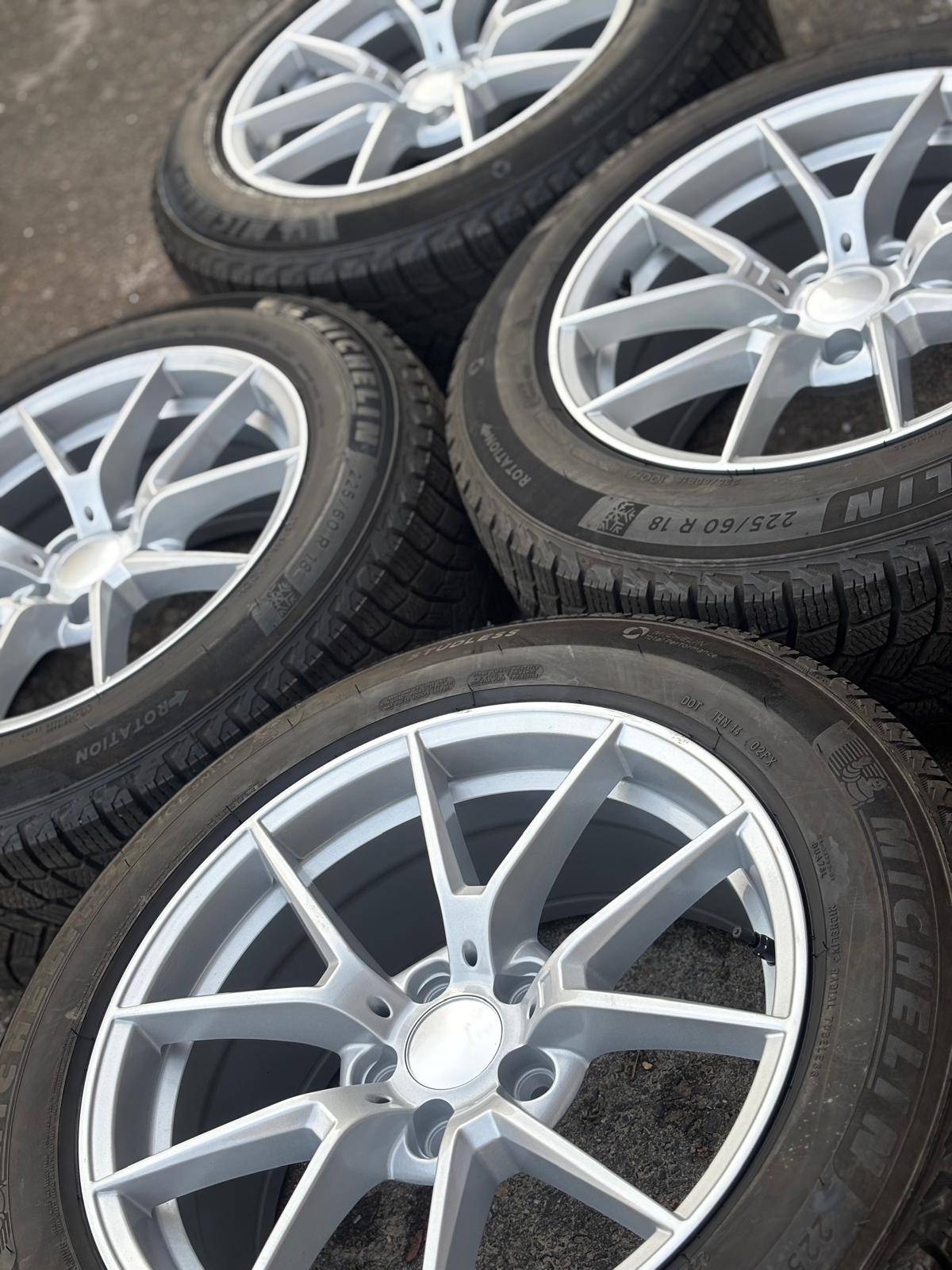NEW18"BMW X3/X4 reps(5x112)+ used 235/60/R18 Motomaster snows